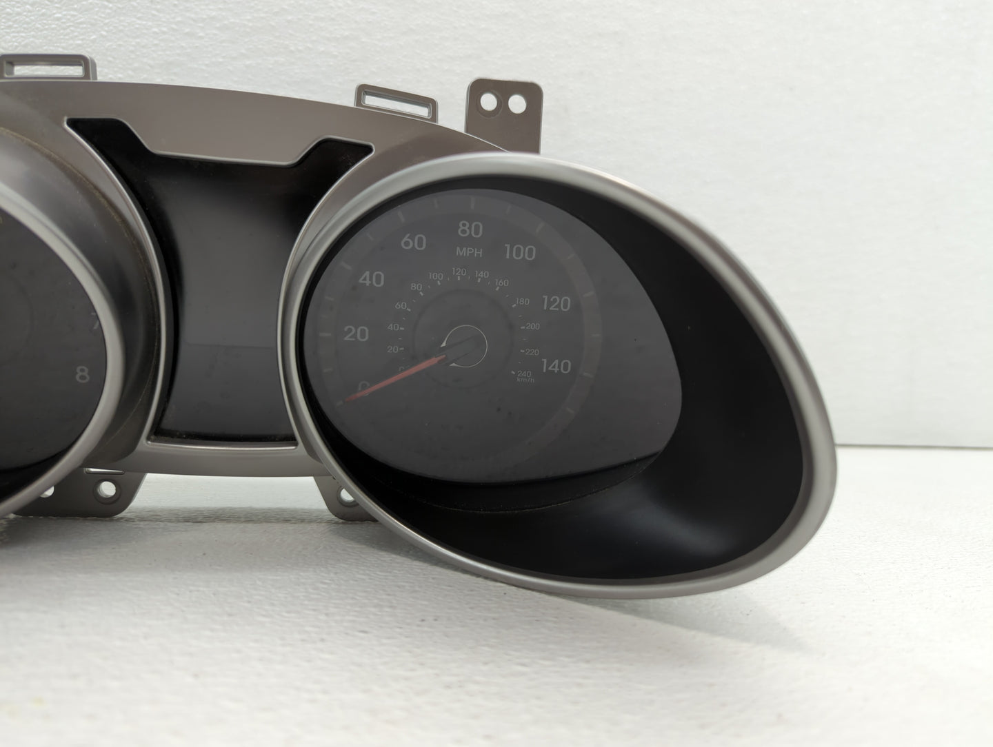 2012-2015 Hyundai Veloster Instrument Cluster Speedometer Gauges P/N:94011-2V331PD5 94011-2V330PD5 Fits Fits 2012 2013 2014 