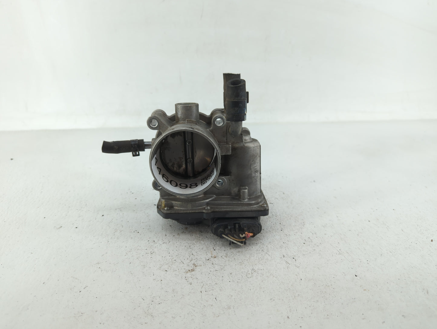 2012 Hyundai Veloster Throttle Body P/N:35100-2B300 Fits OEM Used Auto Parts - Oemusedautoparts1.com