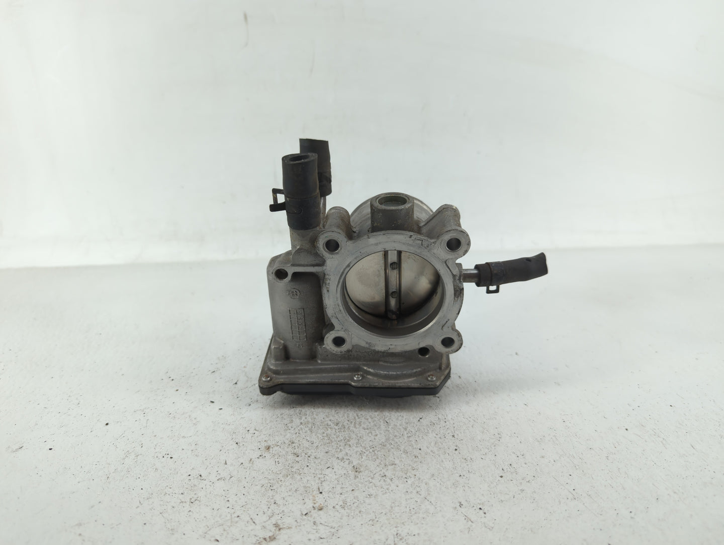 2012 Hyundai Veloster Throttle Body P/N:35100-2B300 Fits OEM Used Auto Parts - Oemusedautoparts1.com