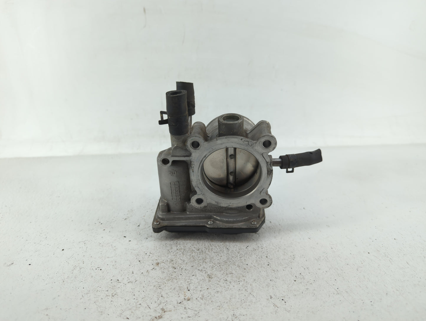 2012 Hyundai Veloster Throttle Body P/N:35100-2B300 Fits OEM Used Auto Parts - Oemusedautoparts1.com