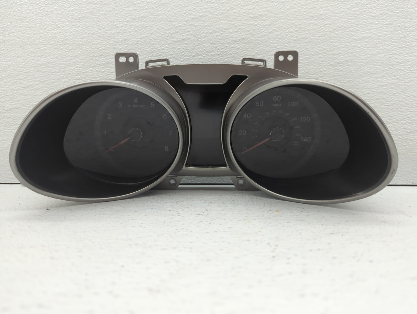 2012-2015 Hyundai Veloster Instrument Cluster Speedometer Gauges P/N:94001-2V330 94011-2V331PD5 Fits Fits 2012 2013 2014 201