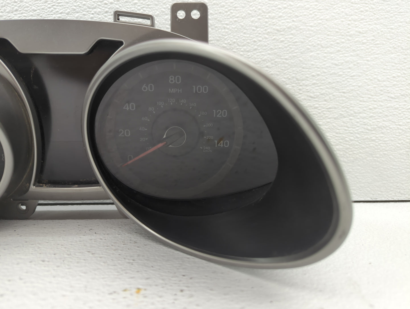 2012-2015 Hyundai Veloster Instrument Cluster Speedometer Gauges P/N:94001-2V330 94011-2V331PD5 Fits Fits 2012 2013 2014 201