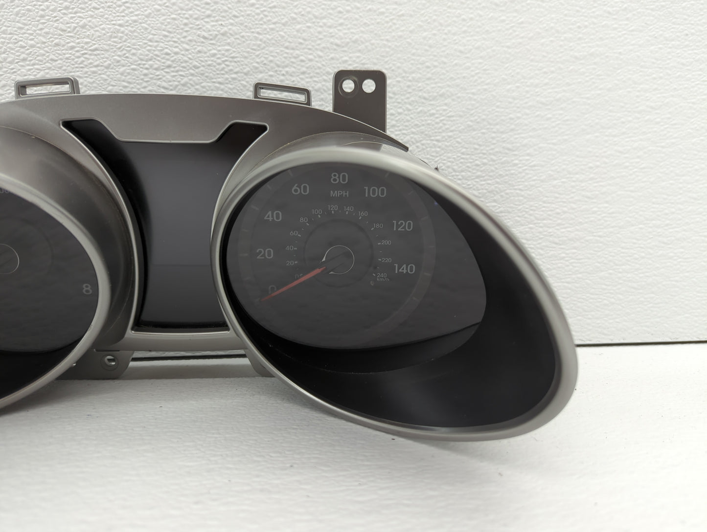 2012-2015 Hyundai Veloster Instrument Cluster Speedometer Gauges P/N:94001-2V330 94011-2V331PD5 Fits Fits 2012 2013 2014 201