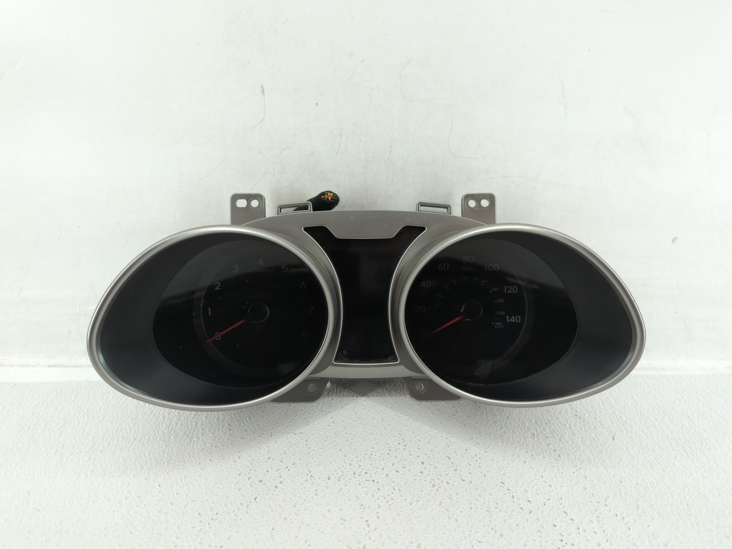 2012-2013 Hyundai Veloster Instrument Cluster Speedometer Gauges P/N:94001-2V330 Fits Fits 2012 2013 OEM Used Auto Parts - O