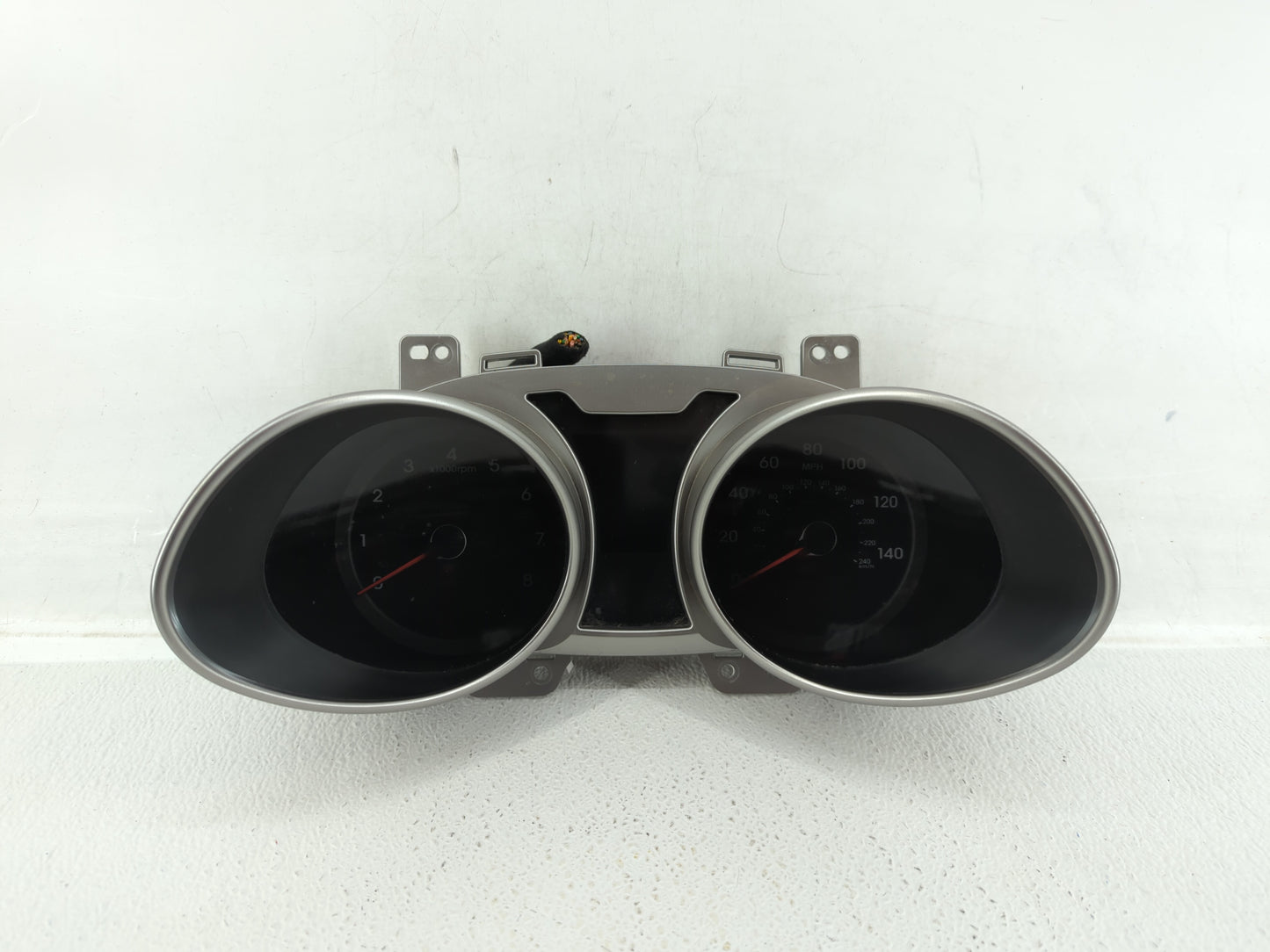 2012-2013 Hyundai Veloster Instrument Cluster Speedometer Gauges P/N:94001-2V330 Fits Fits 2012 2013 OEM Used Auto Parts - O