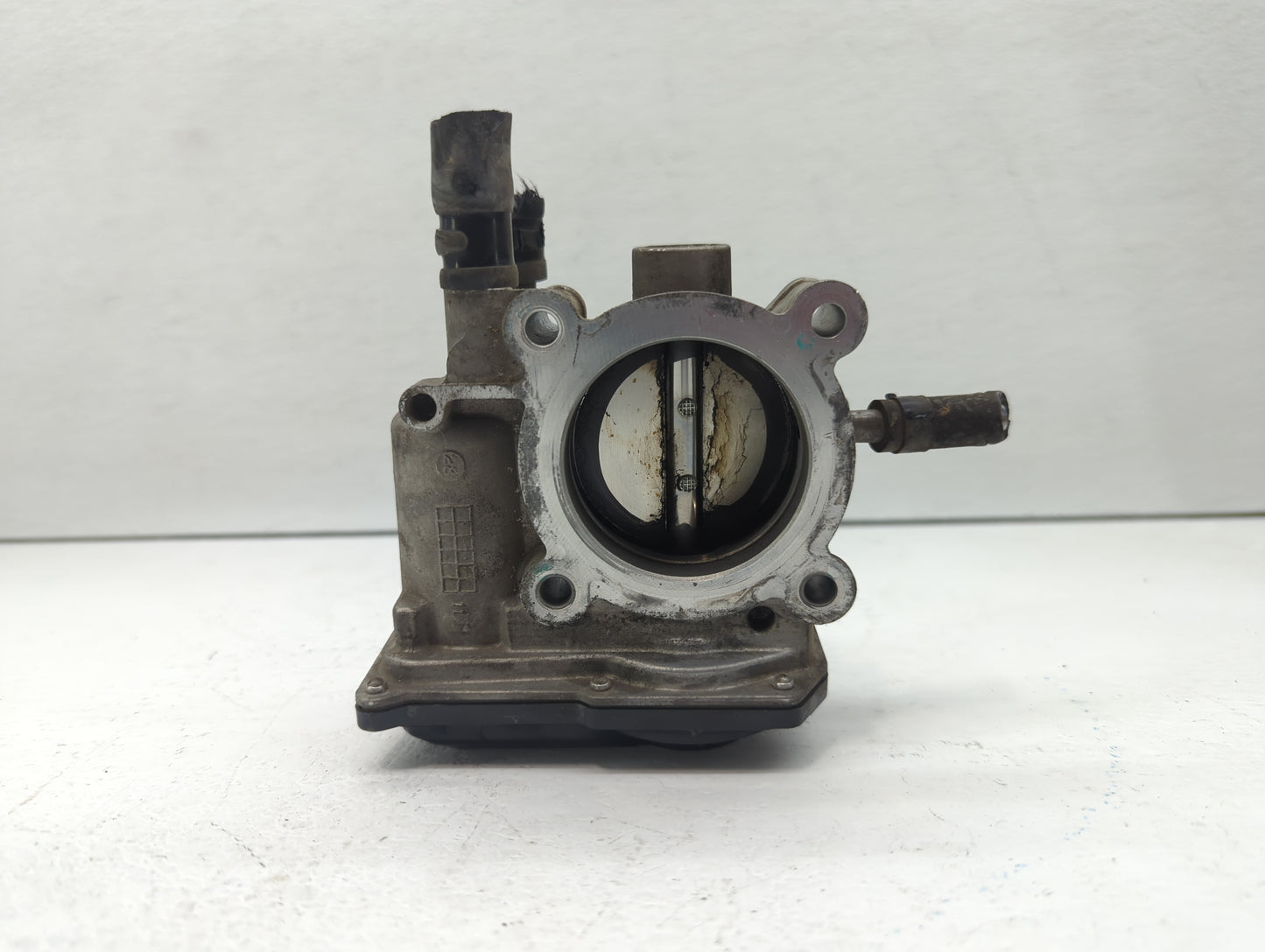 2012-2017 Hyundai Veloster Throttle Body P/N:35100-2B300 Fits Fits 2012 2013 2014 2015 2016 2017 2018 2019 OEM Used Auto Par