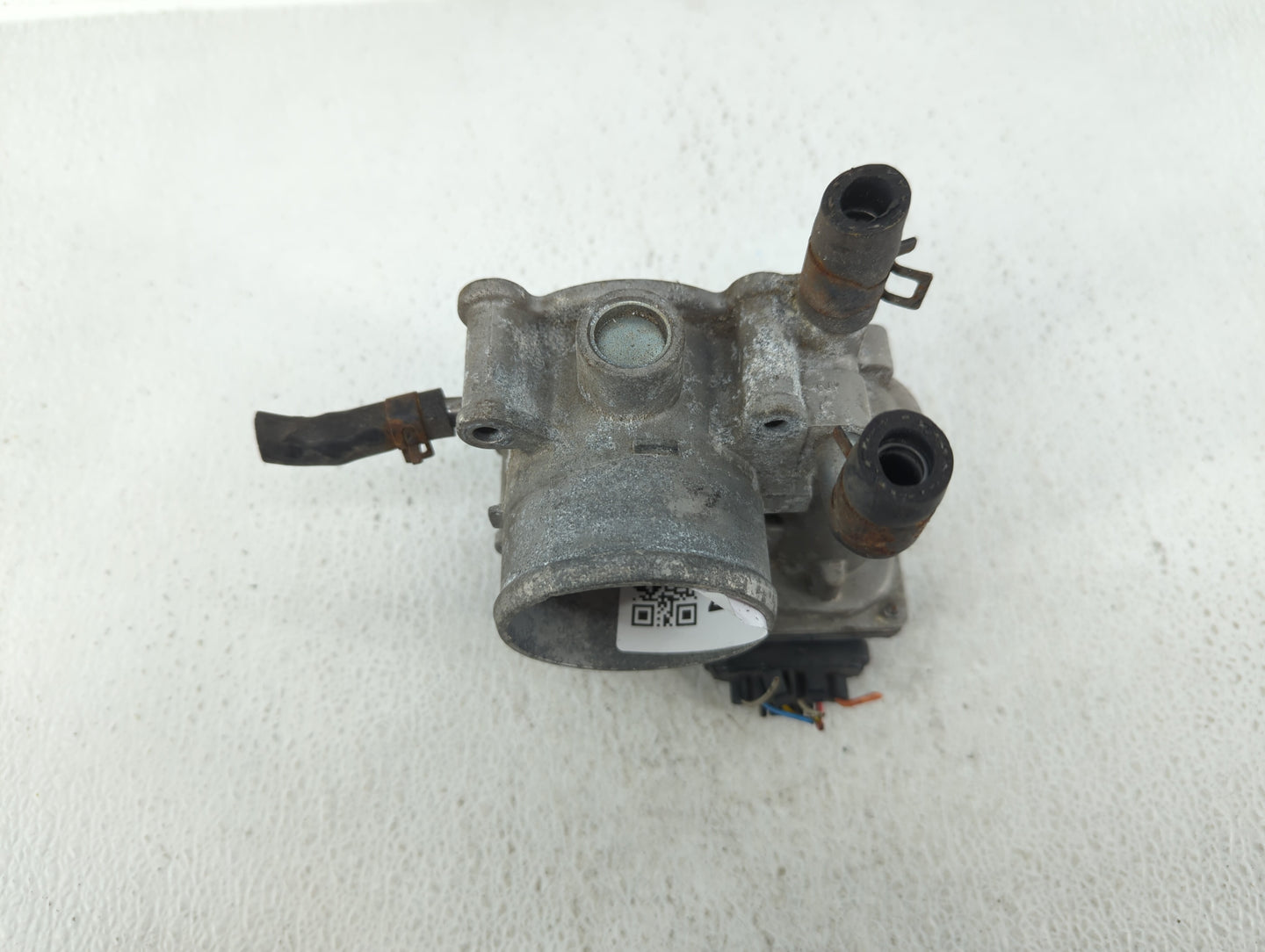 2012-2017 Hyundai Veloster Throttle Body P/N:35100-2B300 Fits Fits 2012 2013 2014 2015 2016 2017 2018 2019 OEM Used Auto Par