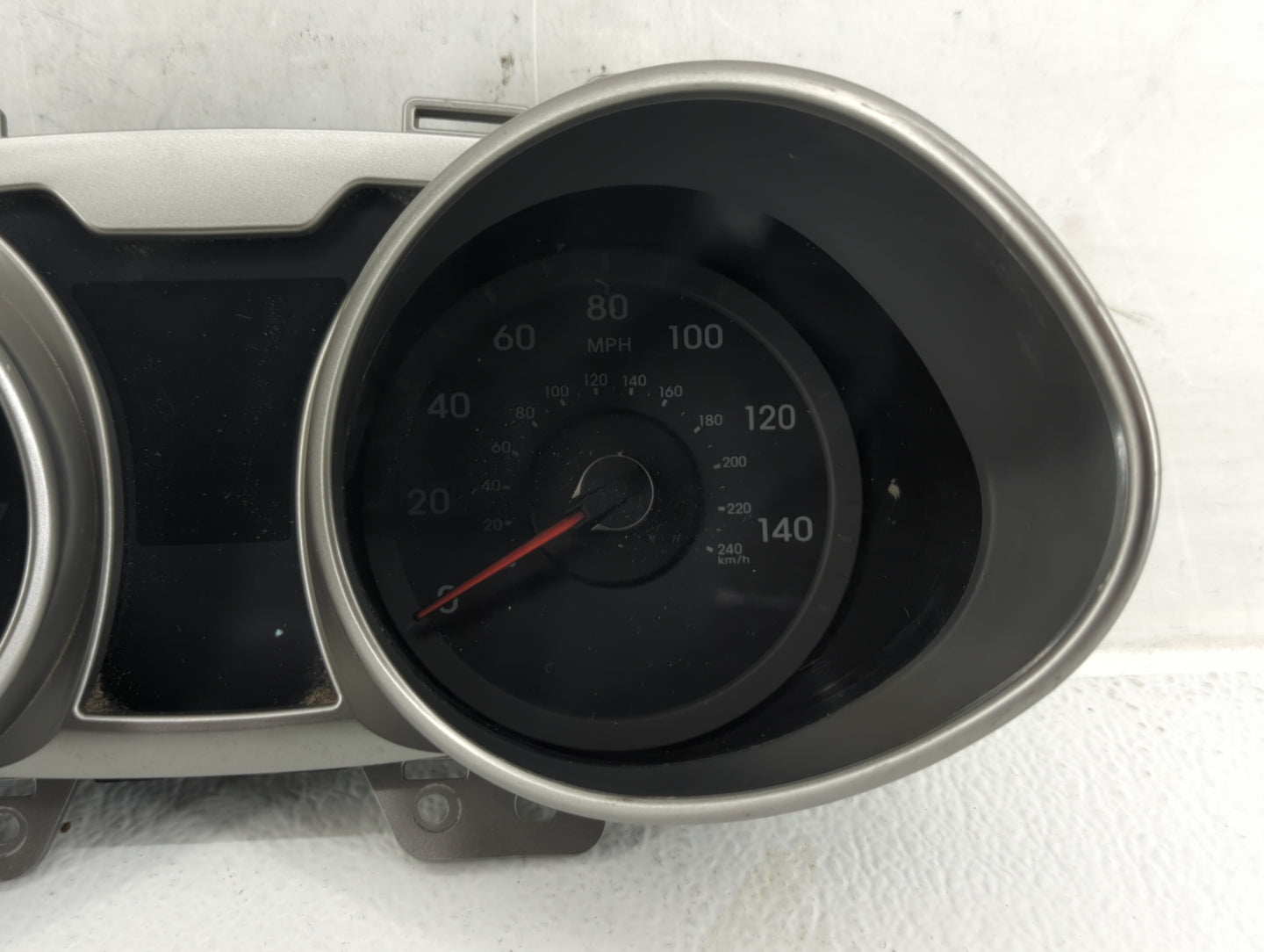 2012-2015 Hyundai Veloster Instrument Cluster Speedometer Gauges P/N:94011-2V330PD5 94001-2V330 Fits Fits 2012 2013 2014 201