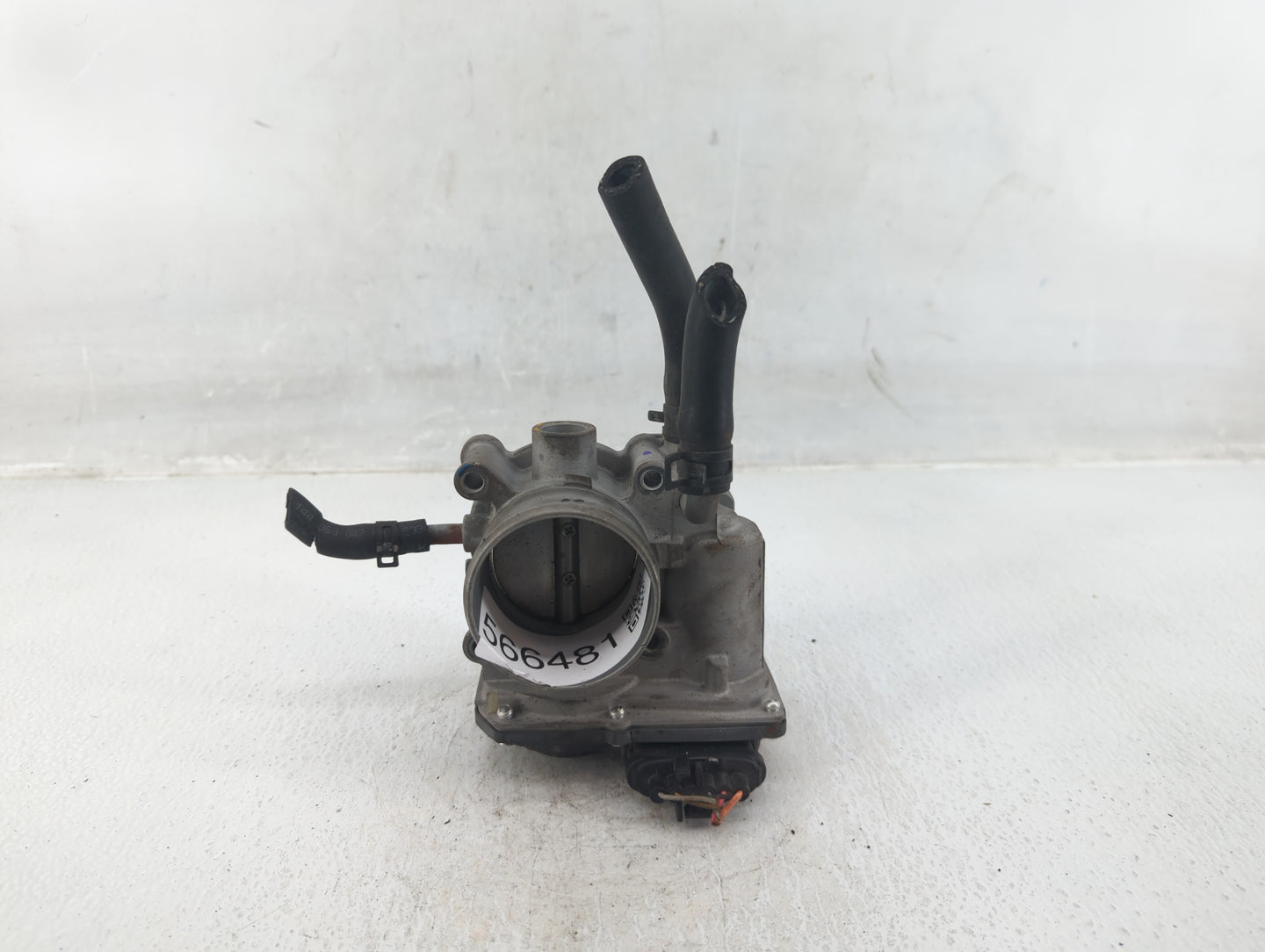2012-2017 Hyundai Veloster Throttle Body P/N:35100-2B300 Fits Fits 2012 2013 2014 2015 2016 2017 2018 2019 OEM Used Auto Par