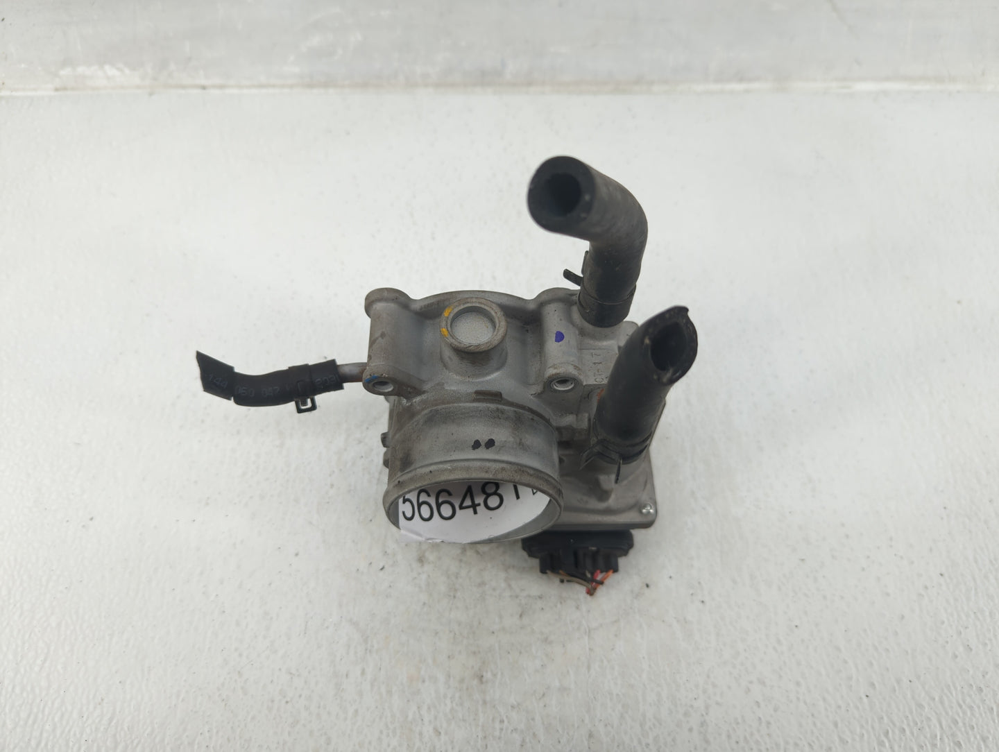 2012-2017 Hyundai Veloster Throttle Body P/N:35100-2B300 Fits Fits 2012 2013 2014 2015 2016 2017 2018 2019 OEM Used Auto Par