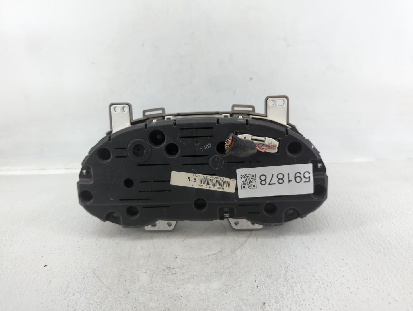 2012-2015 Hyundai Veloster Instrument Cluster Speedometer Gauges P/N:94001-2V330 Fits Fits 2012 2013 2014 2015 OEM Used Auto