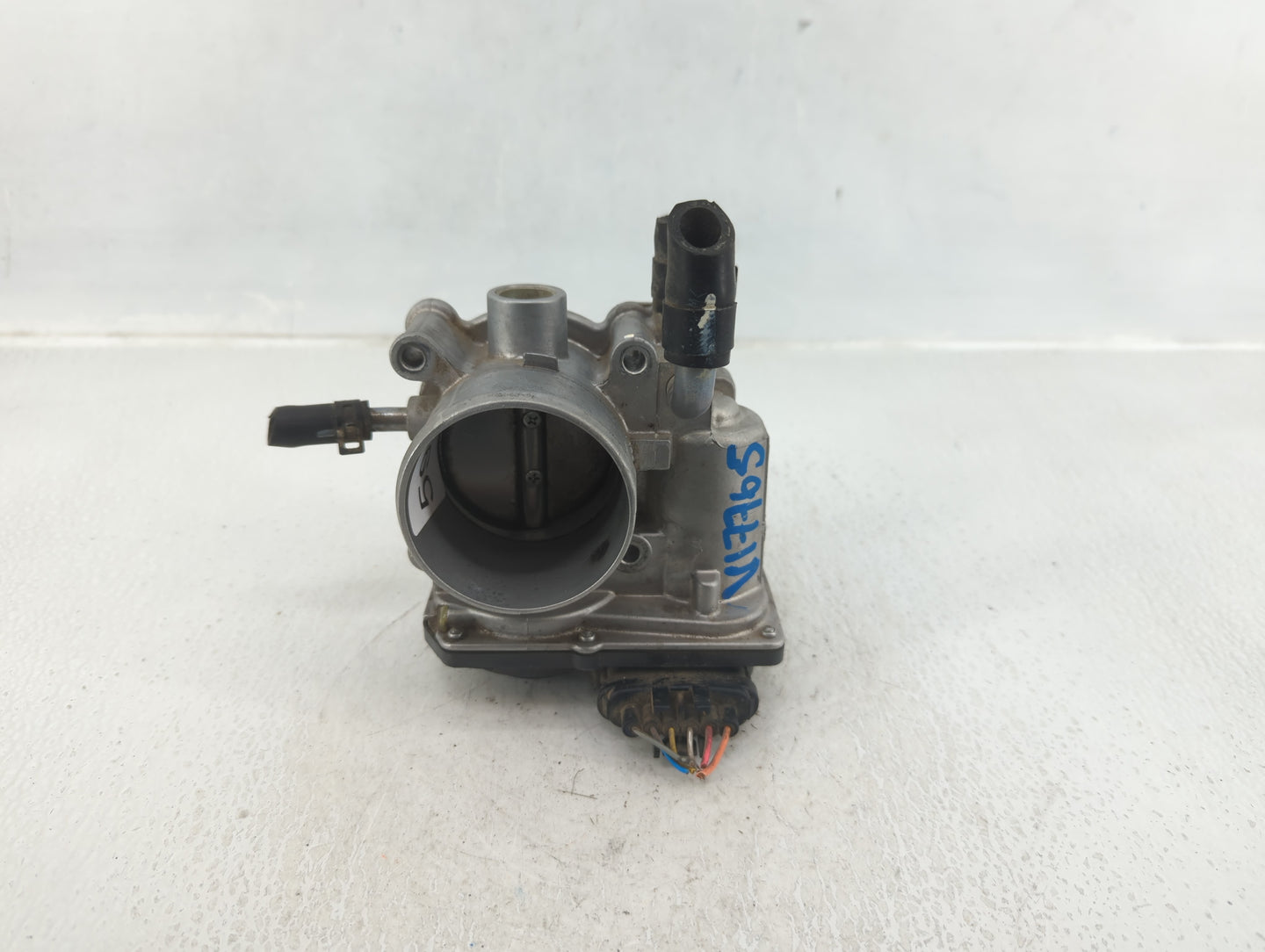 2012-2017 Hyundai Veloster Throttle Body P/N:35100-2B300 Fits Fits 2012 2013 2014 2015 2016 2017 2018 2019 OEM Used Auto Par