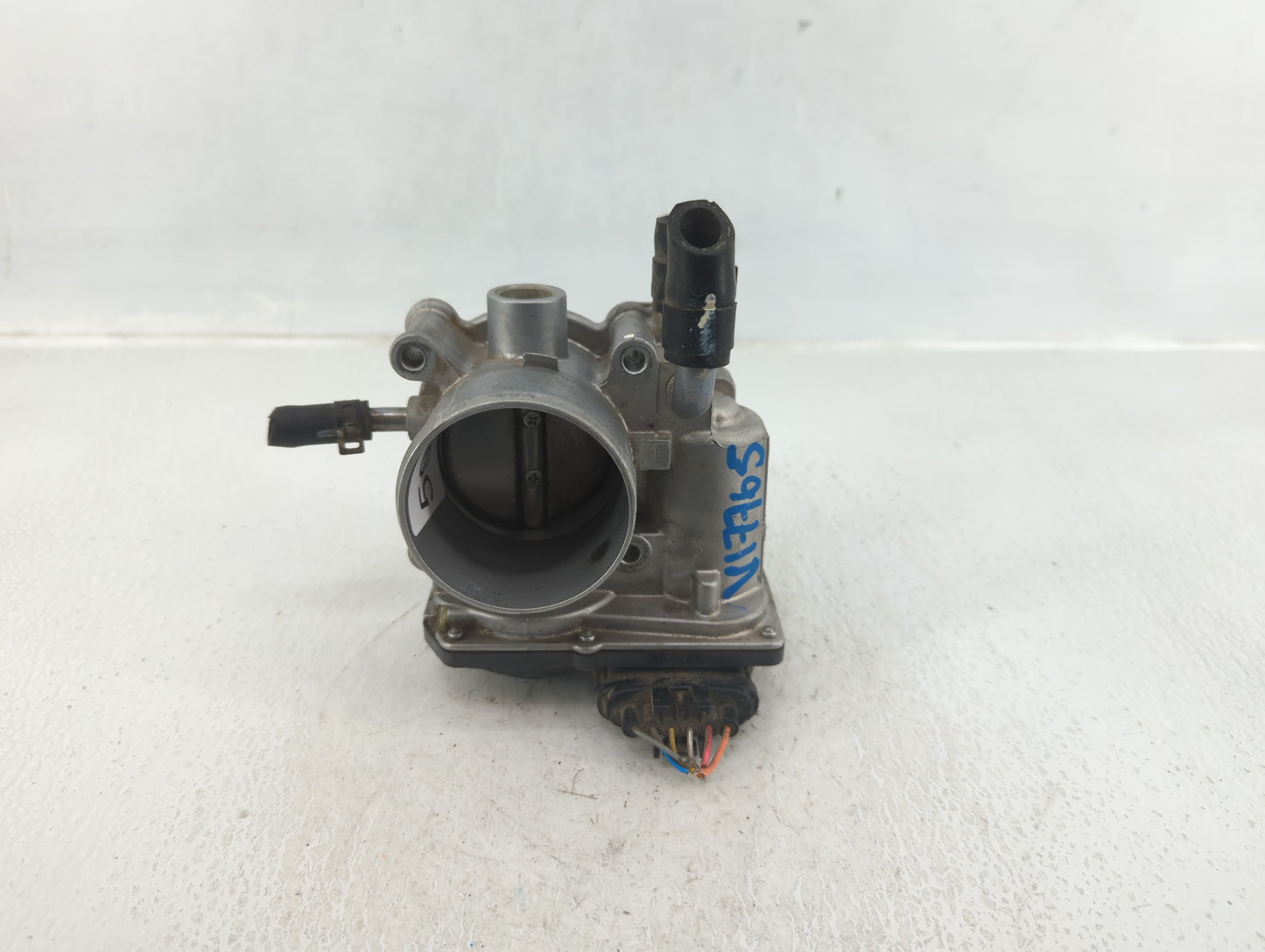 2012-2017 Hyundai Veloster Throttle Body P/N:35100-2B300 Fits Fits 2012 2013 2014 2015 2016 2017 2018 2019 OEM Used Auto Par