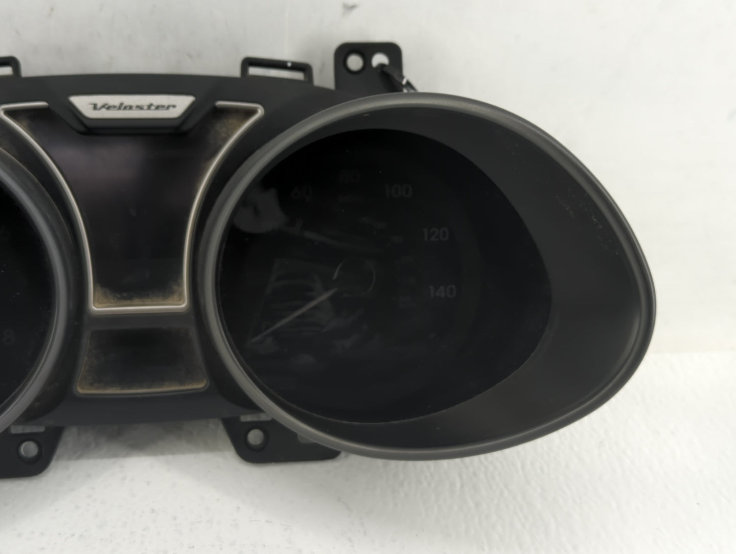 2012-2015 Hyundai Veloster Instrument Cluster Speedometer Gauges P/N:94011-2V331PD5 Fits Fits 2012 2013 2014 2015 OEM Used A