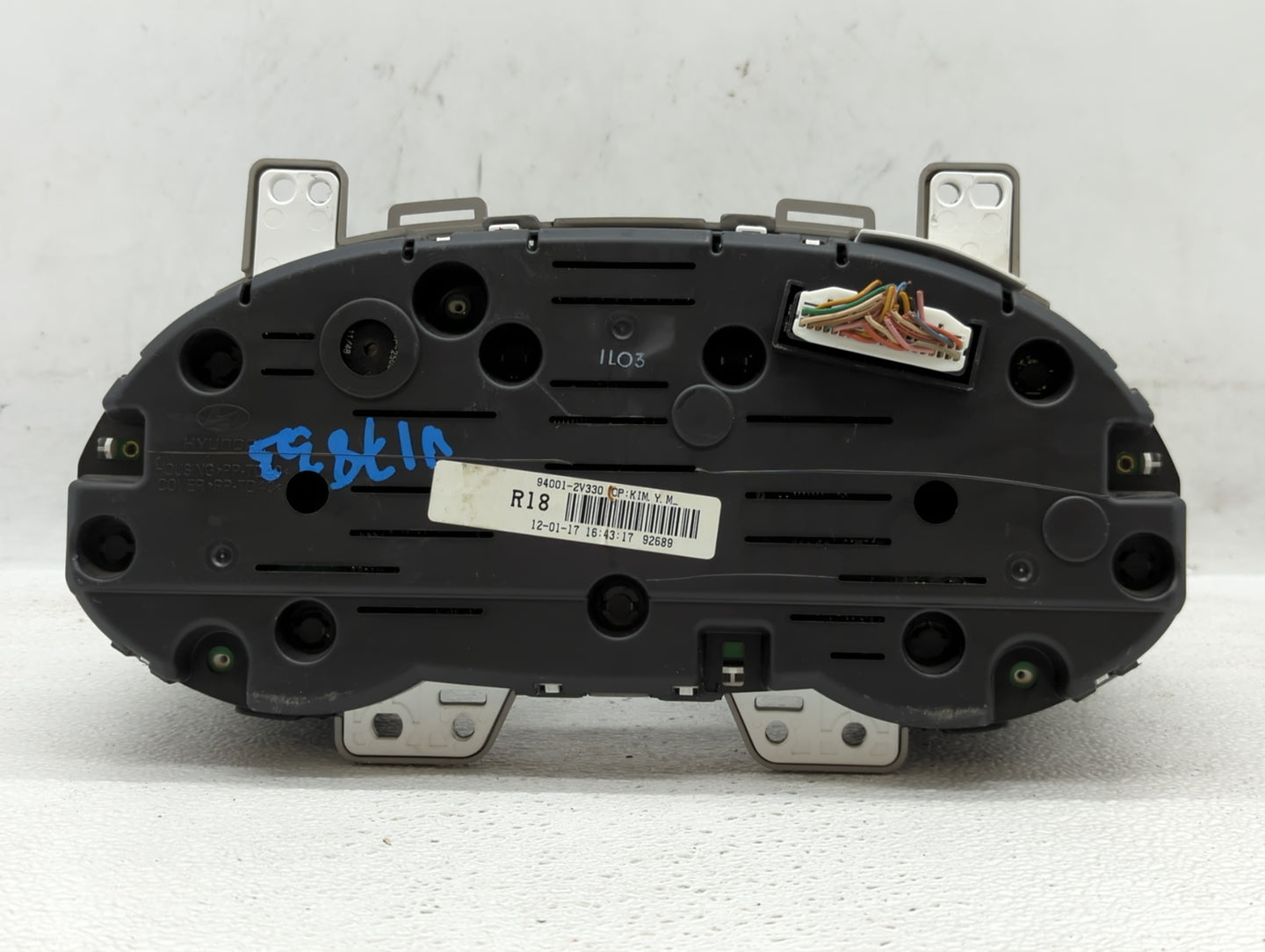 2012-2015 Hyundai Veloster Instrument Cluster Speedometer Gauges P/N:94001-2V330 Fits Fits 2012 2013 2014 2015 OEM Used Auto