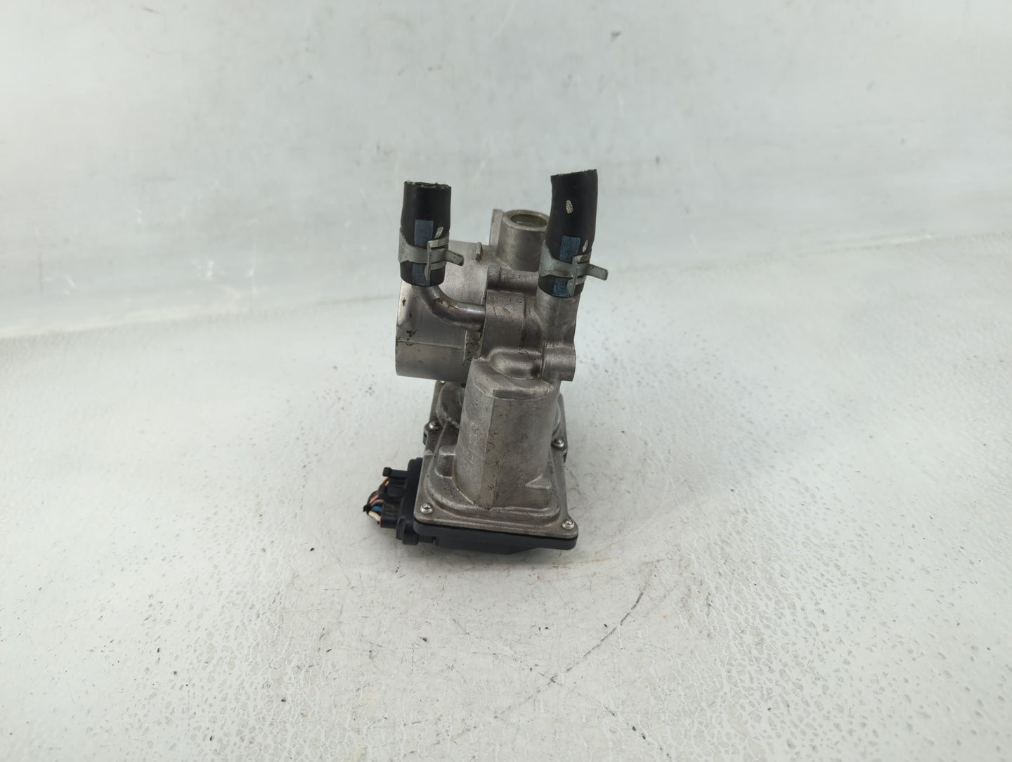 2012-2017 Hyundai Veloster Throttle Body P/N:5301 3P30 35100-2B300 Fits Fits 2012 2013 2014 2015 2016 2017 2018 2019 OEM Use
