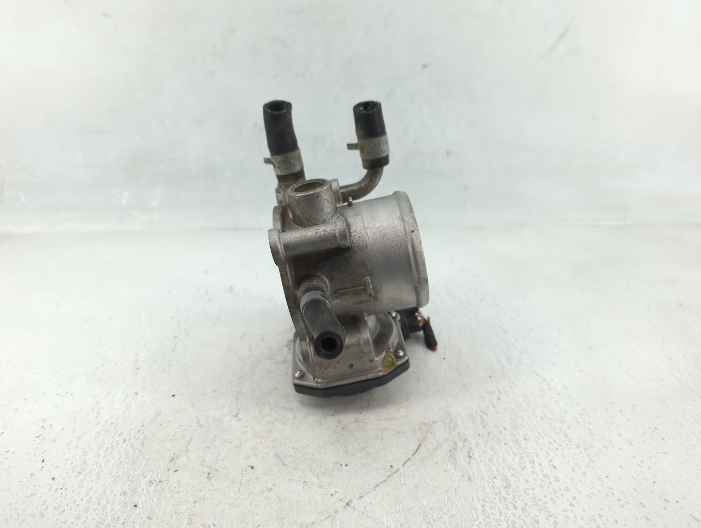 2012-2017 Hyundai Veloster Throttle Body P/N:5301 3P30 35100-2B300 Fits Fits 2012 2013 2014 2015 2016 2017 2018 2019 OEM Use