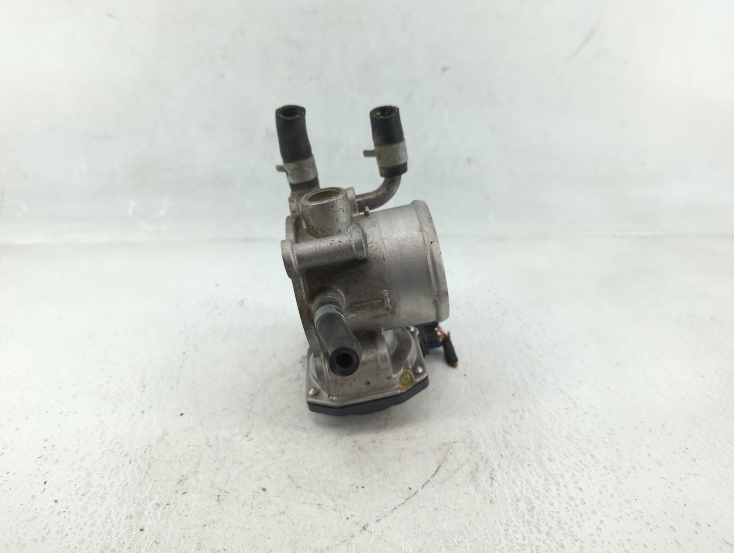 2012-2017 Hyundai Veloster Throttle Body P/N:5301 3P30 35100-2B300 Fits Fits 2012 2013 2014 2015 2016 2017 2018 2019 OEM Use