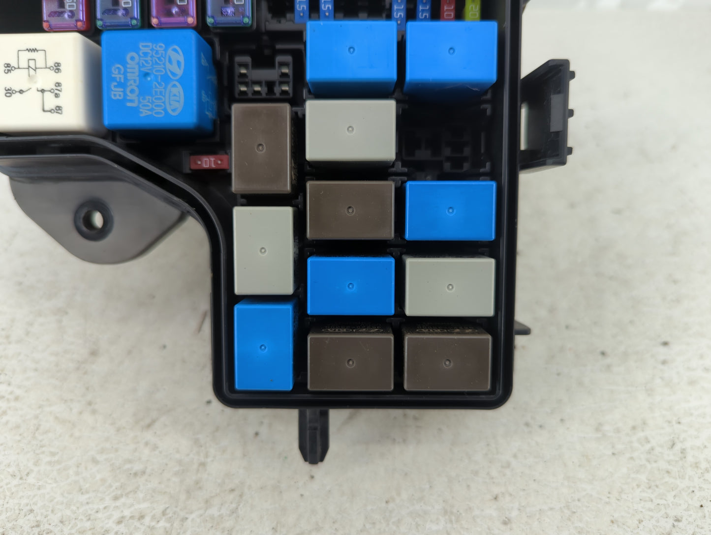 2012-2014 Hyundai Veloster Fusebox Fuse Box Panel Relay Module P/N:91236-2V370 Fits Fits 2012 2013 2014 OEM Used Auto Parts 
