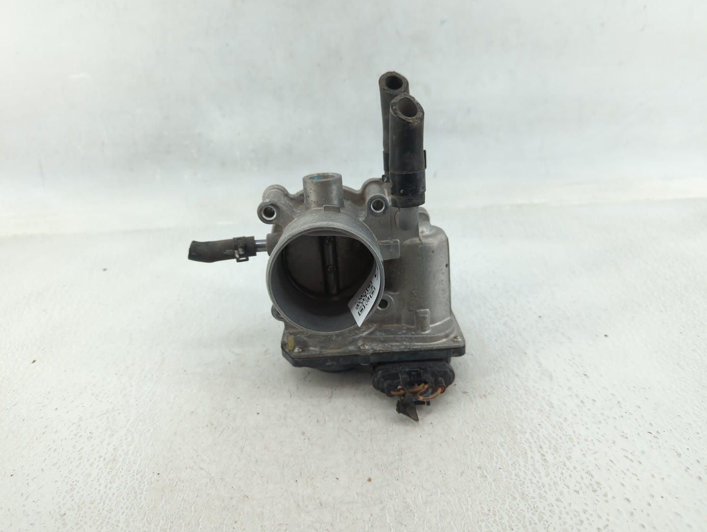 2012-2017 Hyundai Veloster Throttle Body P/N:35100-2B300 Fits Fits 2012 2013 2014 2015 2016 2017 2018 2019 OEM Used Auto Par
