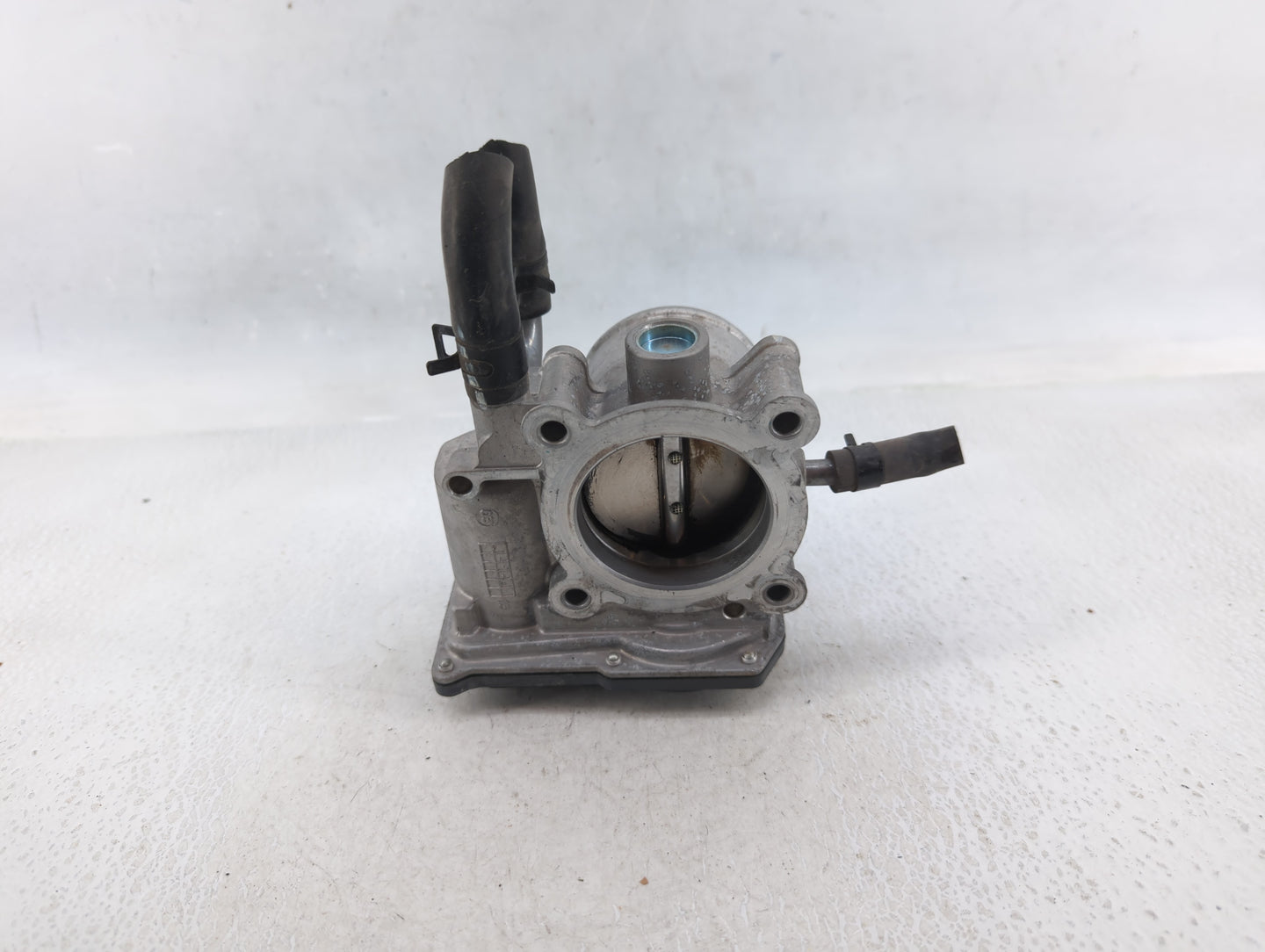 2012-2017 Hyundai Veloster Throttle Body P/N:35100-2B300 Fits Fits 2012 2013 2014 2015 2016 2017 2018 2019 OEM Used Auto Par