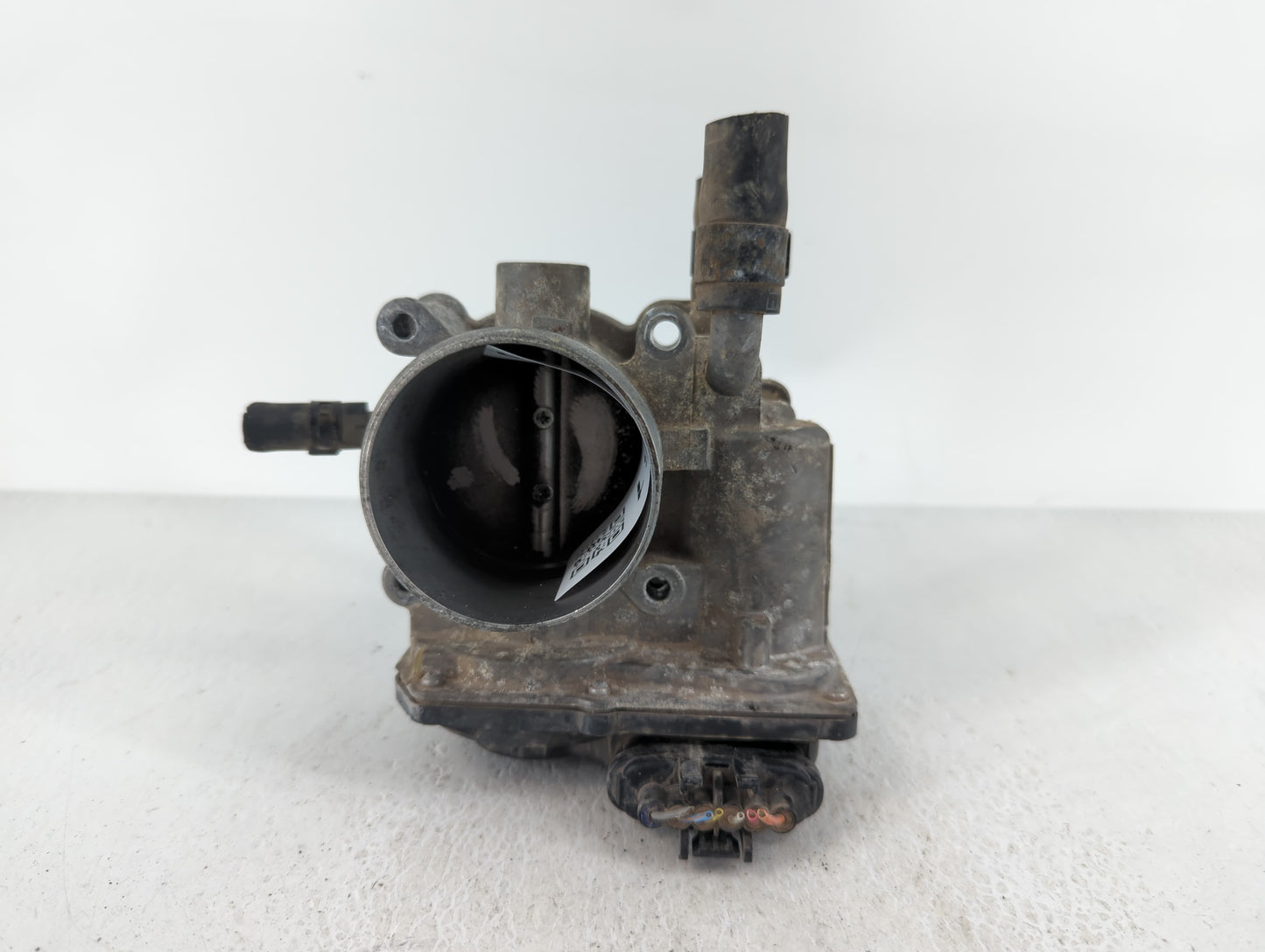 2012-2017 Hyundai Veloster Throttle Body P/N:35100-2B300 Fits Fits 2012 2013 2014 2015 2016 2017 2018 2019 OEM Used Auto Par