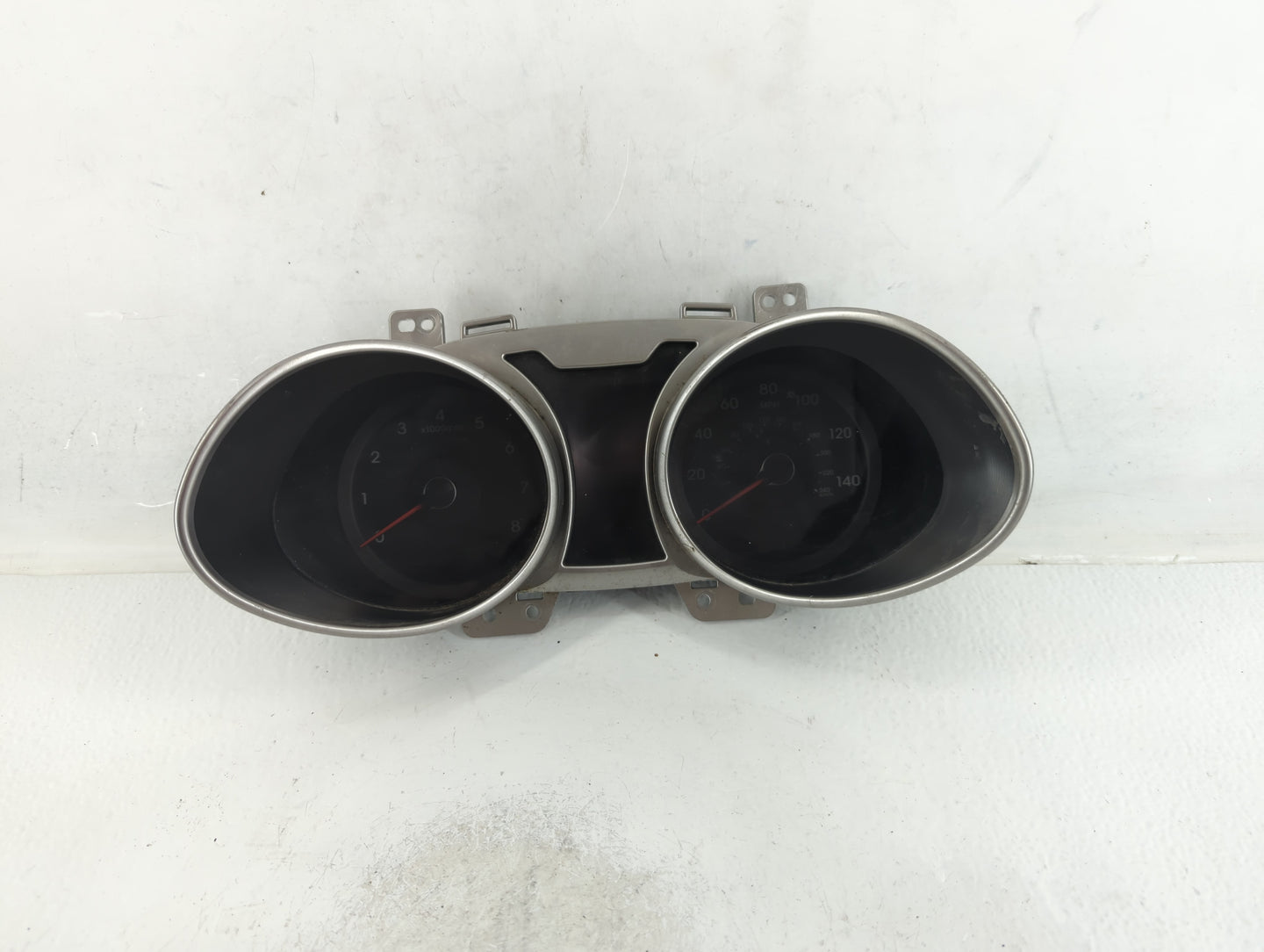2012-2015 Hyundai Veloster Instrument Cluster Speedometer Gauges P/N:94001-2V330 Fits Fits 2012 2013 2014 2015 OEM Used Auto