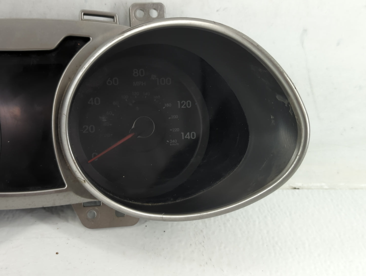 2012-2015 Hyundai Veloster Instrument Cluster Speedometer Gauges P/N:94001-2V330 Fits Fits 2012 2013 2014 2015 OEM Used Auto