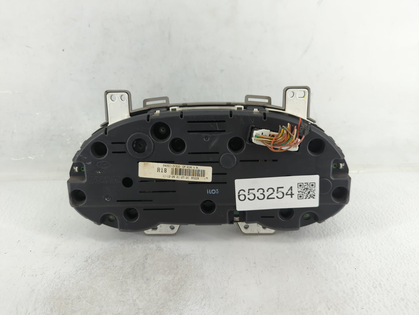 2012-2015 Hyundai Veloster Instrument Cluster Speedometer Gauges P/N:94001-2V330 Fits Fits 2012 2013 2014 2015 OEM Used Auto