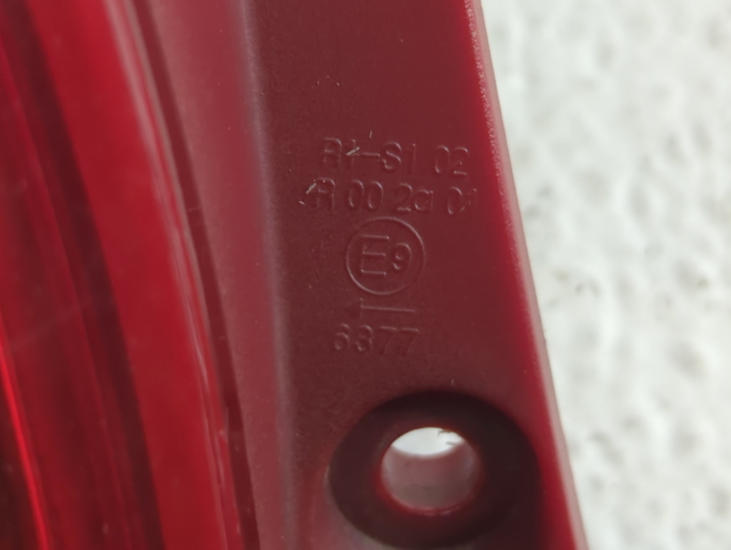 2012-2017 Hyundai Veloster Tail Light Assembly Driver Left OEM P/N:E96377 Fits Fits 2012 2013 2014 2015 2016 2017 OEM Used A