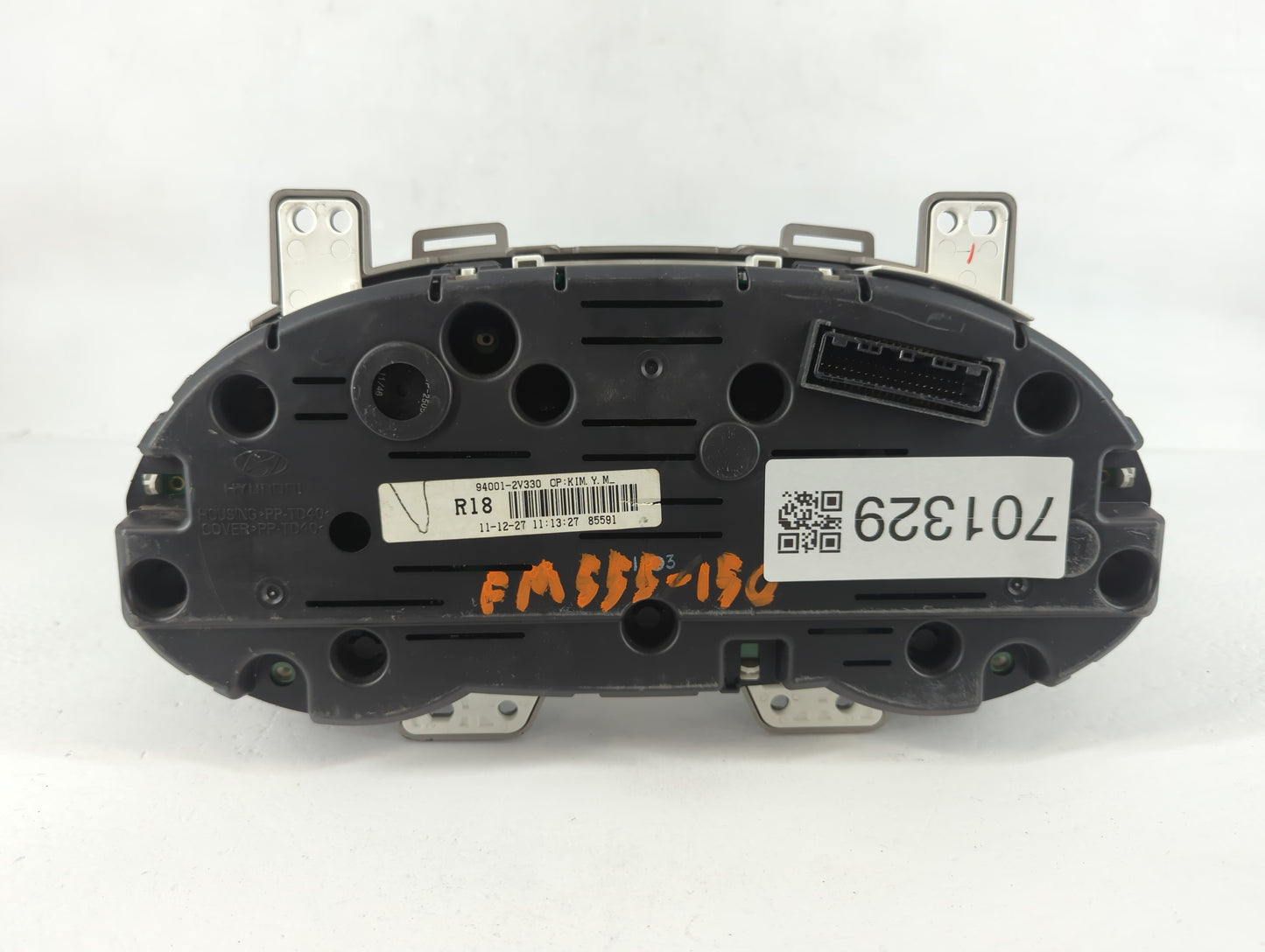 2012-2015 Hyundai Veloster Instrument Cluster Speedometer Gauges P/N:94001-2V330 Fits Fits 2012 2013 2014 2015 OEM Used Auto