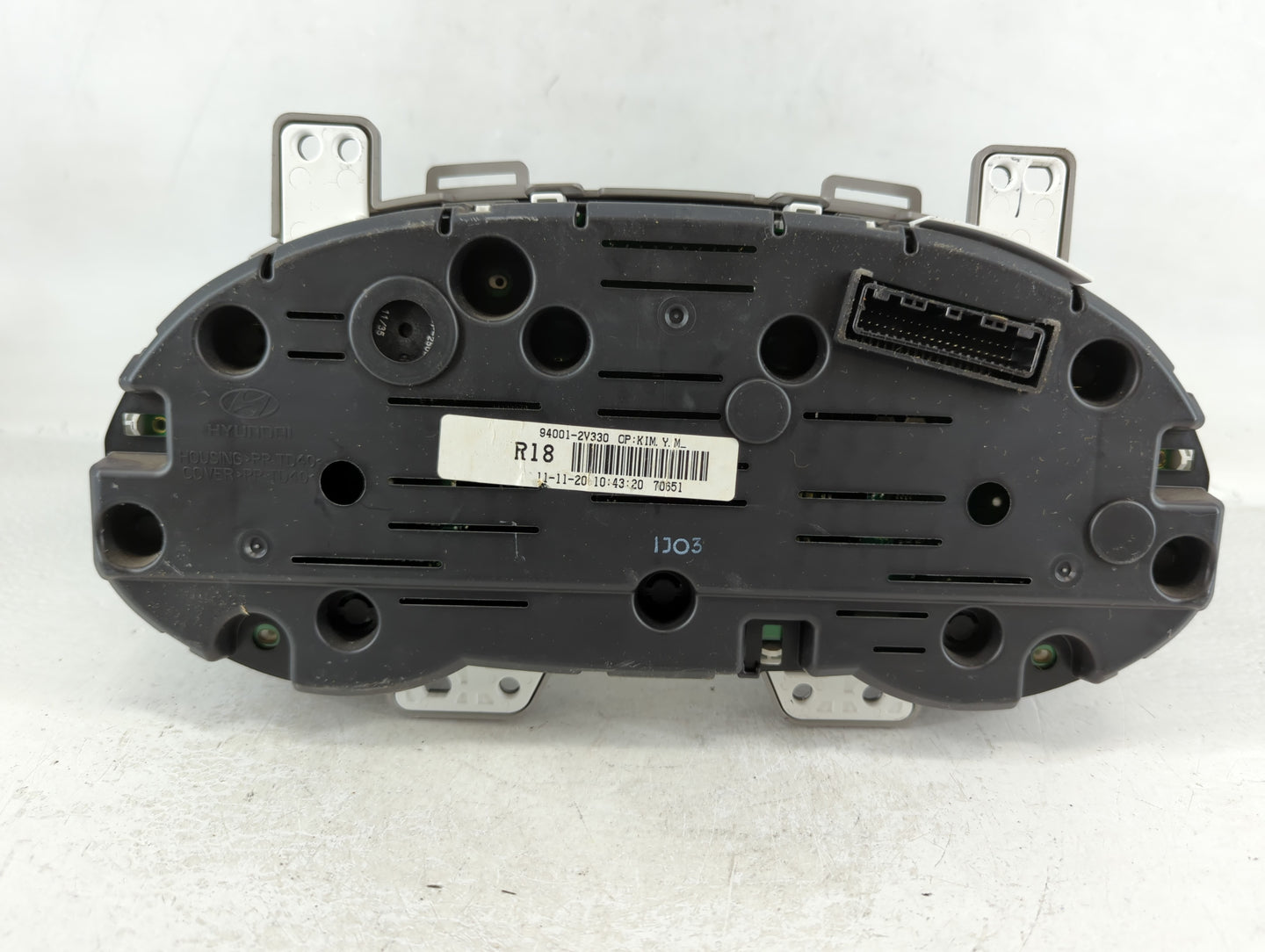 2012-2015 Hyundai Veloster Instrument Cluster Speedometer Gauges P/N:94001-2V330 Fits Fits 2012 2013 2014 2015 OEM Used Auto