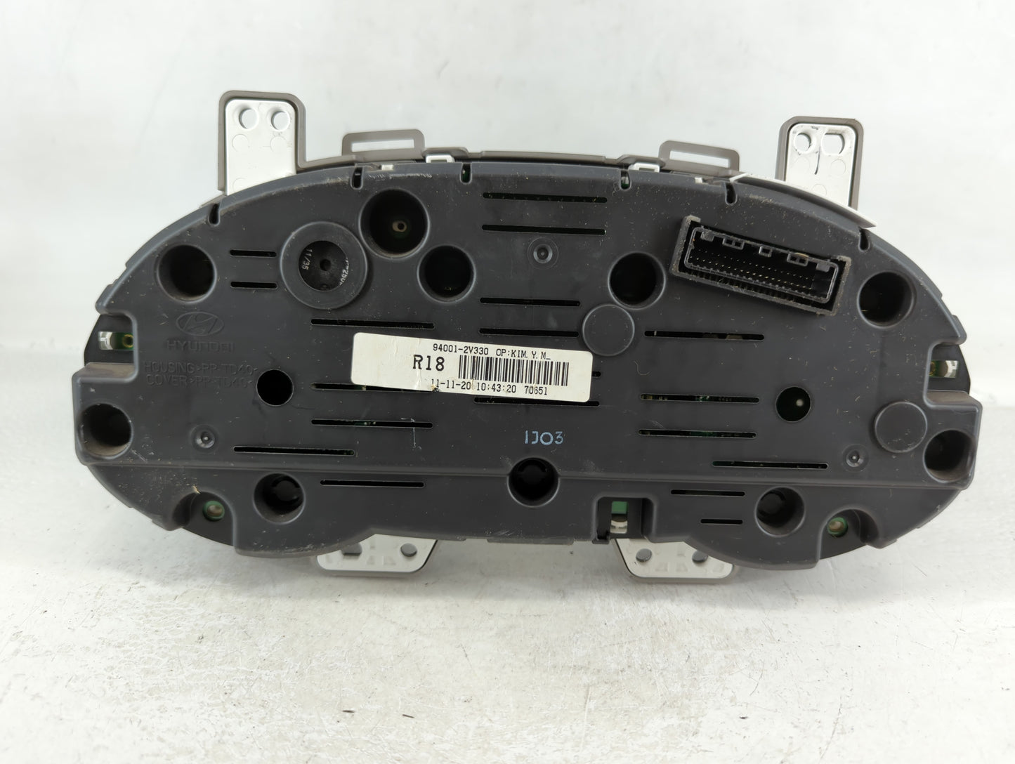 2012-2015 Hyundai Veloster Instrument Cluster Speedometer Gauges P/N:94001-2V330 Fits Fits 2012 2013 2014 2015 OEM Used Auto