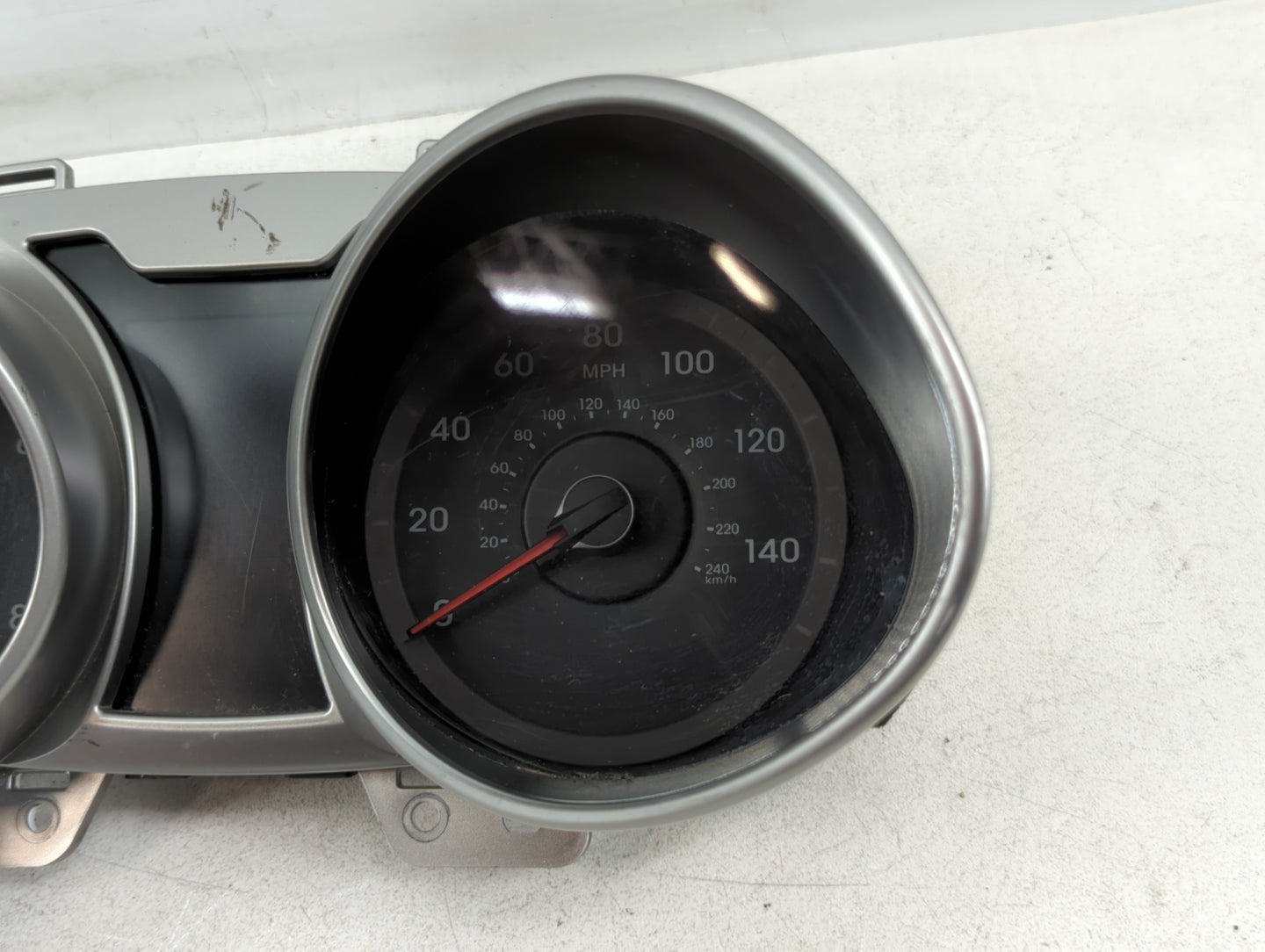 2012-2015 Hyundai Veloster Instrument Cluster Speedometer Gauges P/N:11G27-1069 94001-2V320 Fits Fits 2012 2013 2014 2015 OE