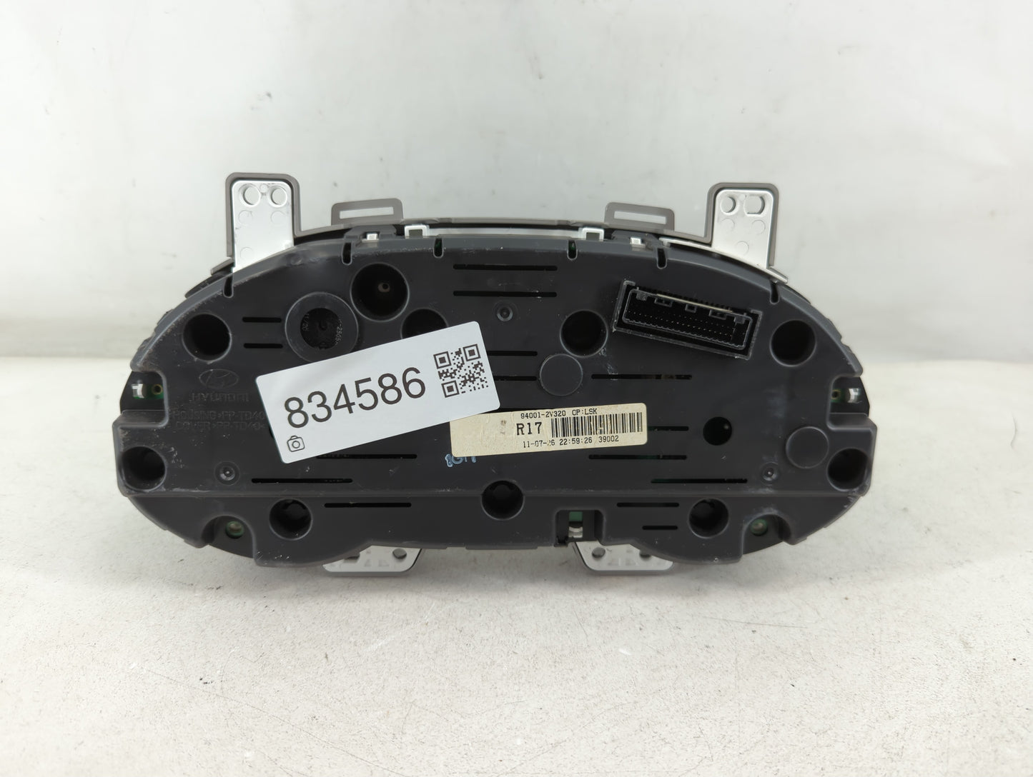2012-2015 Hyundai Veloster Instrument Cluster Speedometer Gauges P/N:11G27-1069 94001-2V320 Fits Fits 2012 2013 2014 2015 OE