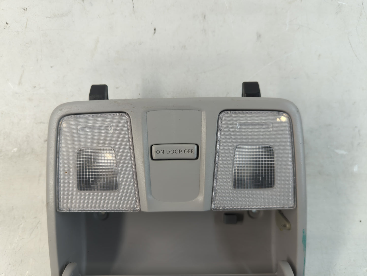 2012-2014 Hyundai Veloster Overhead Roof Console Interior Dome Light - Oemusedautoparts1.com
