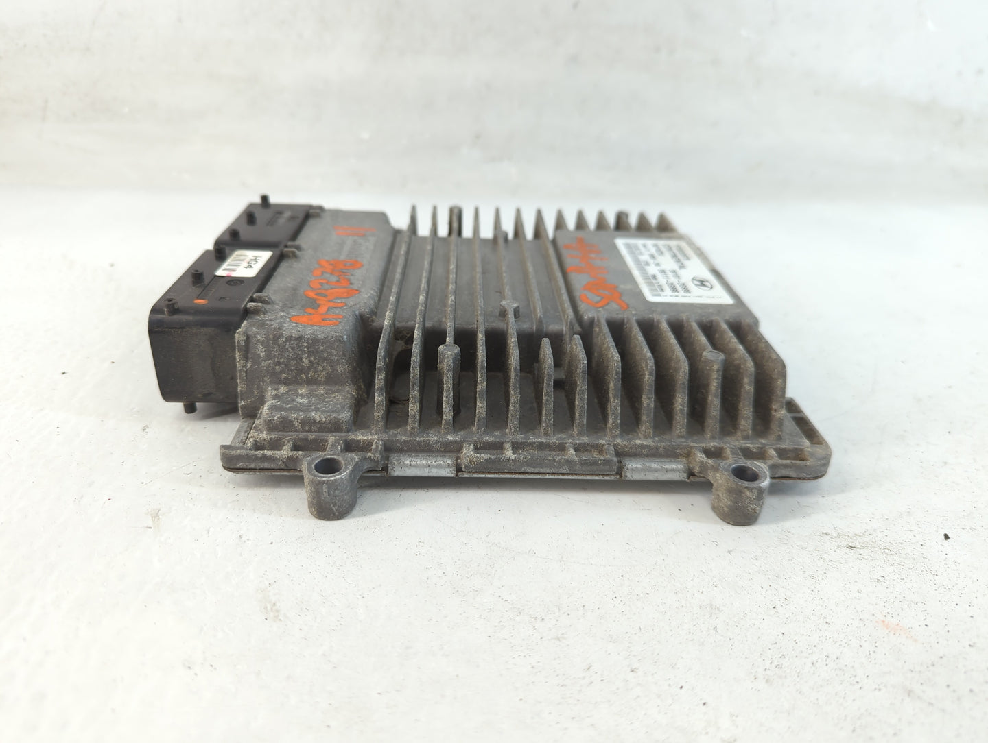 2012 Hyundai Sonata Sonata PCM Engine Control Computer ECU ECM PCU OEM P/N:39101-2G690 Fits Fits 2011 2013 2014 OEM Used Aut