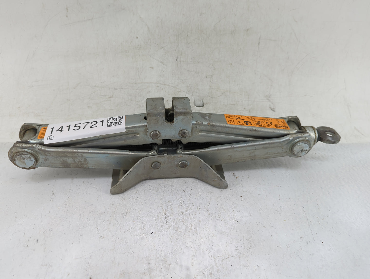 2012 Infiniti G35 Spare Scissor Car Jack - Oemusedautoparts1.com