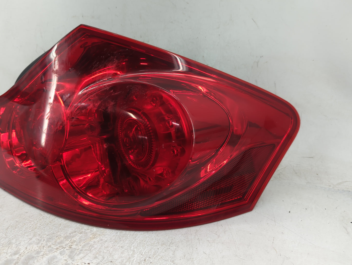 2009-2013 Infiniti G37 Tail Light Assembly Passenger Right OEM P/N:325-1901R Fits Fits 2007 2008 2009 2010 2011 2012 2013 20