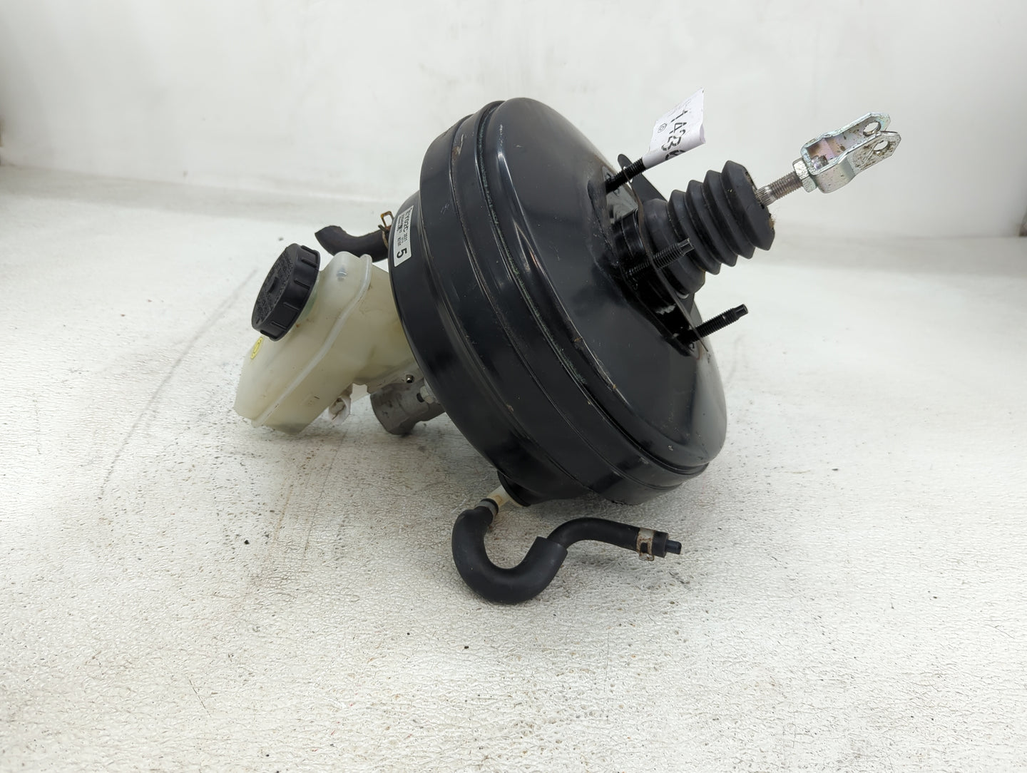 2011-2013 Infiniti G37 Brake Master Cylinder - Oemusedautoparts1.com