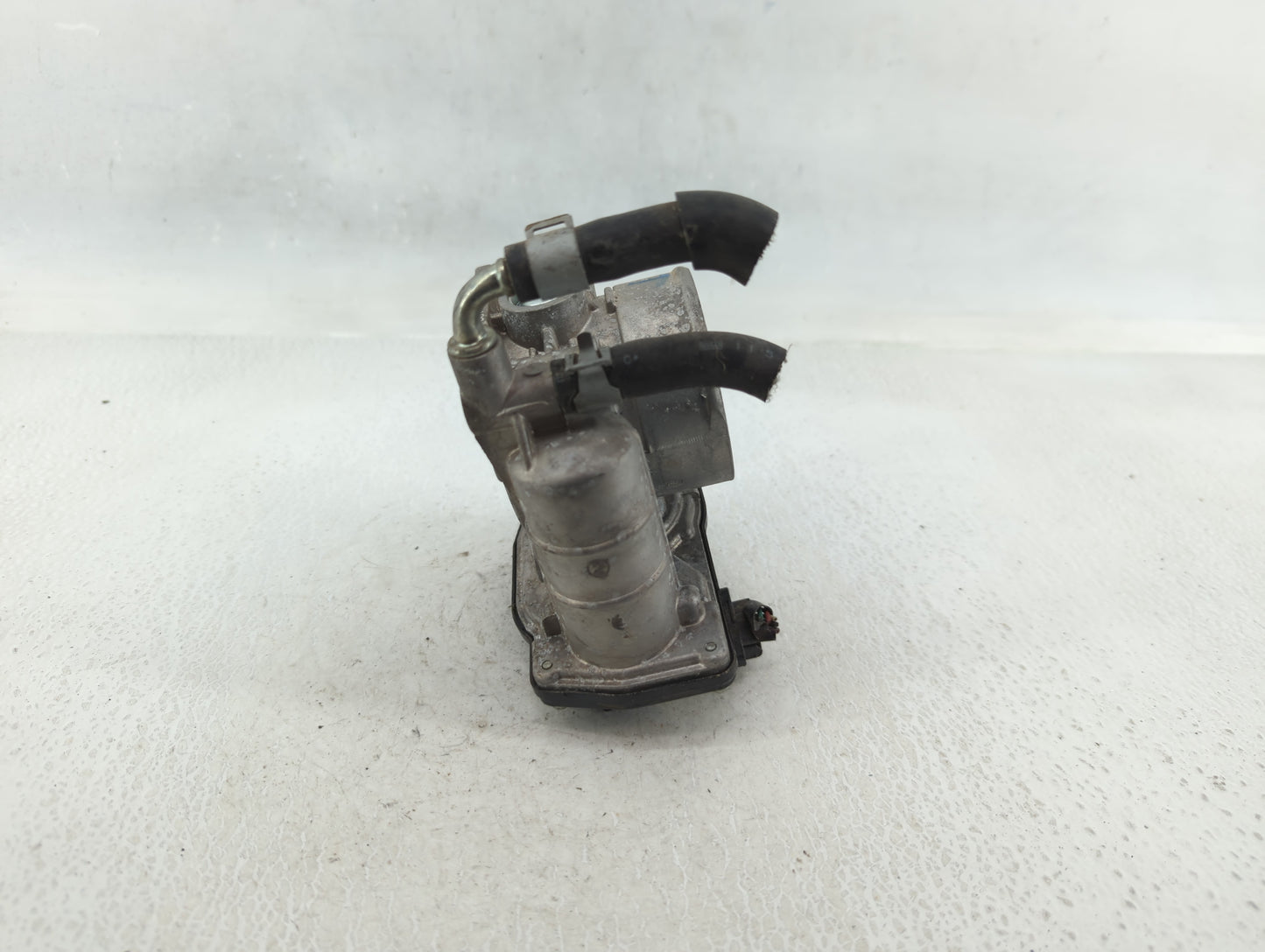 2012 Infiniti G37 Throttle Body P/N:1904H RME60-16 Fits OEM Used Auto Parts - Oemusedautoparts1.com