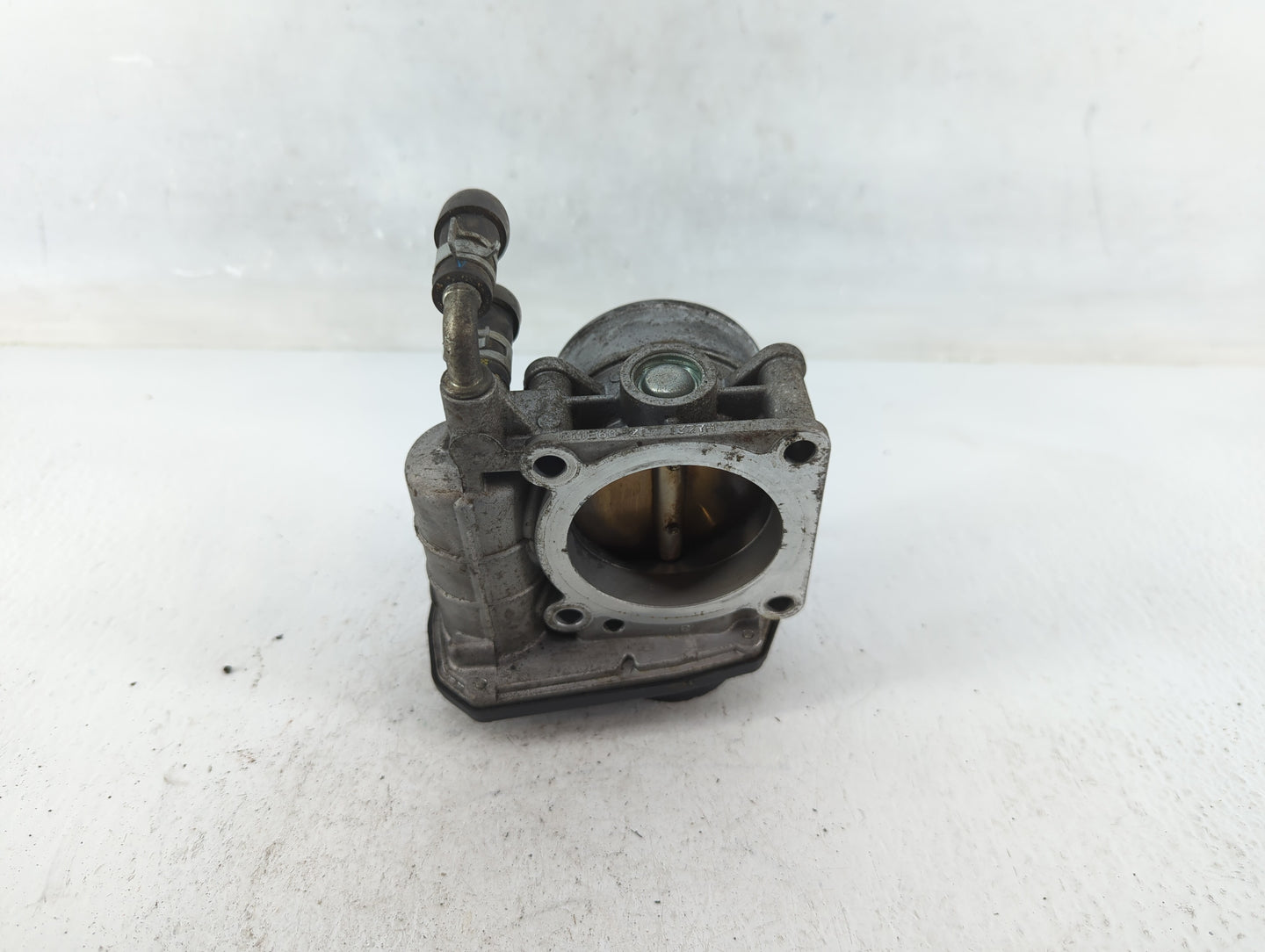 2008-2013 Infiniti G37 Throttle Body P/N:RME60-21 2126H Fits OEM Used Auto Parts - Oemusedautoparts1.com