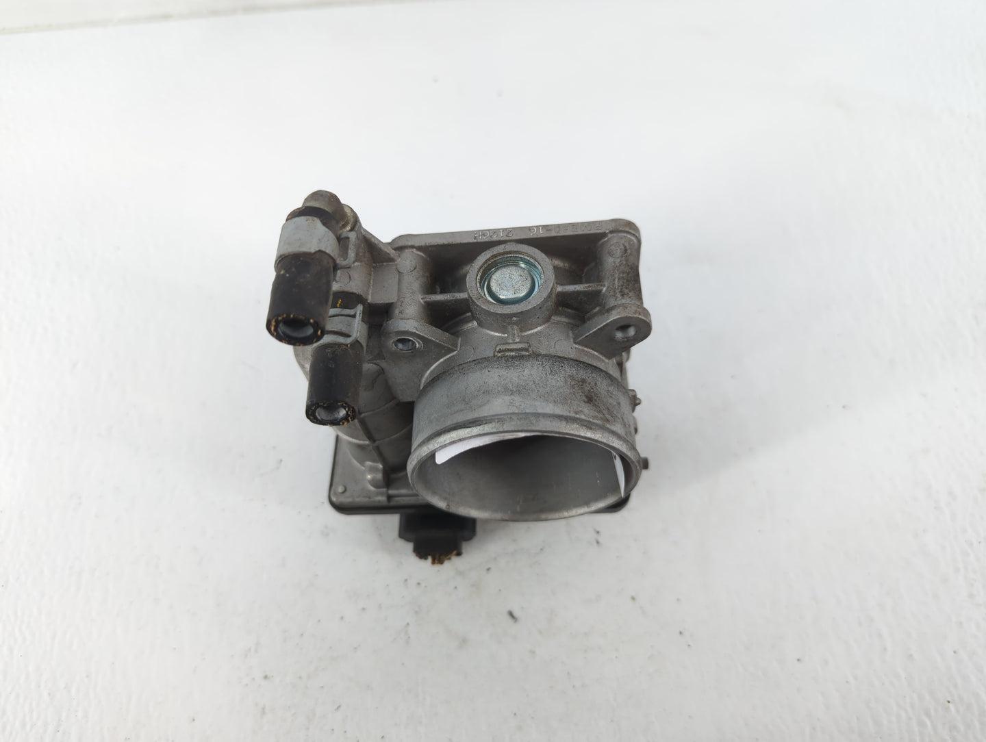 2008-2013 Infiniti G37 Throttle Body P/N:2126H RME60-16 Fits OEM Used Auto Parts - Oemusedautoparts1.com