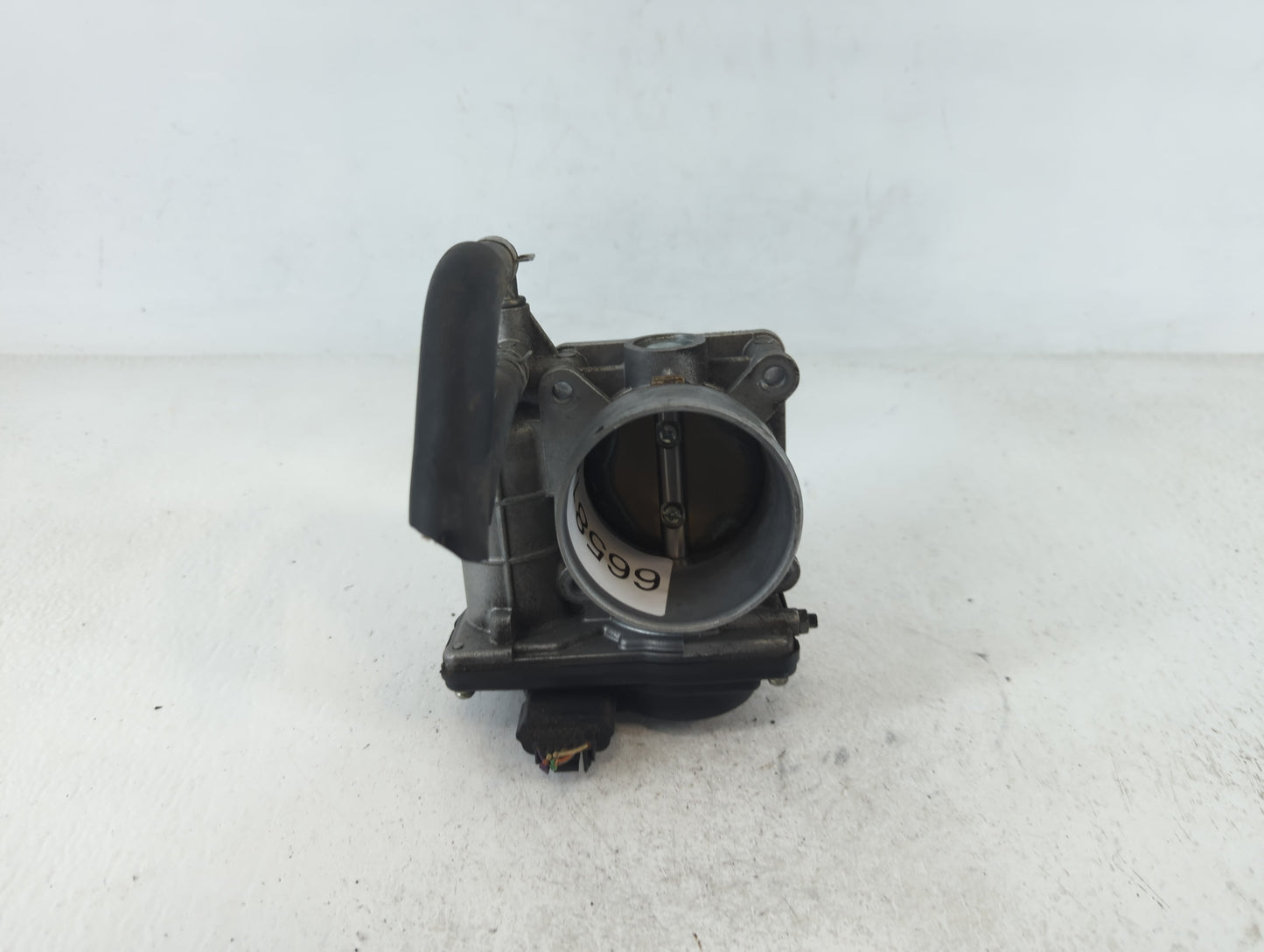 2008-2013 Infiniti G37 Throttle Body P/N:2126H RME60-16 Fits OEM Used Auto Parts - Oemusedautoparts1.com