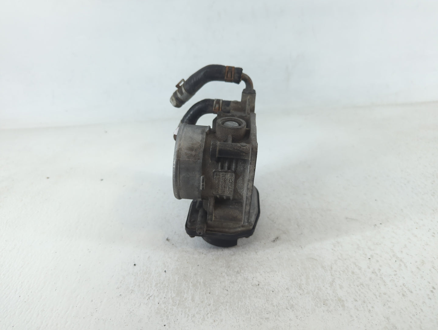 2008-2013 Infiniti G37 Throttle Body P/N:2126H RME60-16 Fits OEM Used Auto Parts - Oemusedautoparts1.com