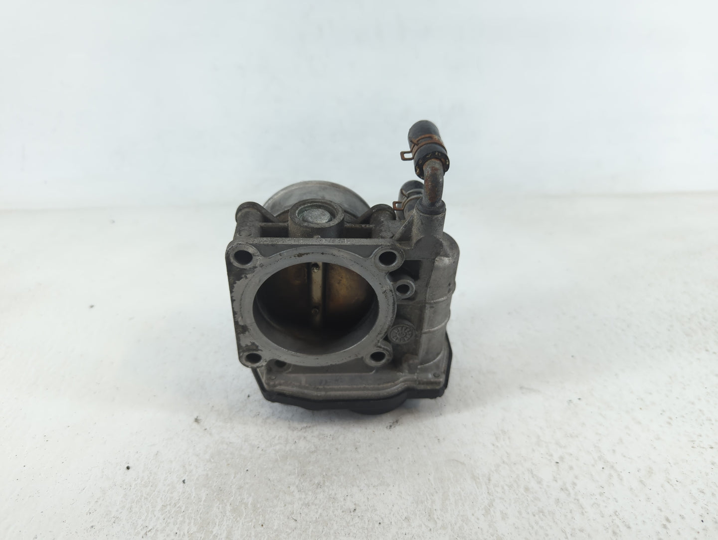 2008-2013 Infiniti G37 Throttle Body P/N:2126H RME60-16 Fits OEM Used Auto Parts - Oemusedautoparts1.com