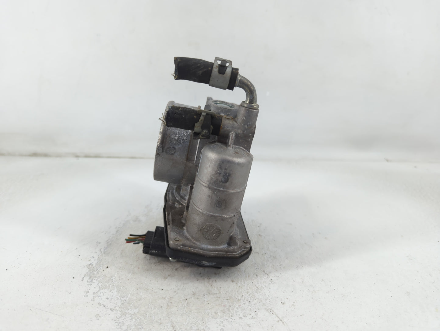 2008-2013 Infiniti G37 Throttle Body P/N:5930 526-02 Fits OEM Used Auto Parts - Oemusedautoparts1.com