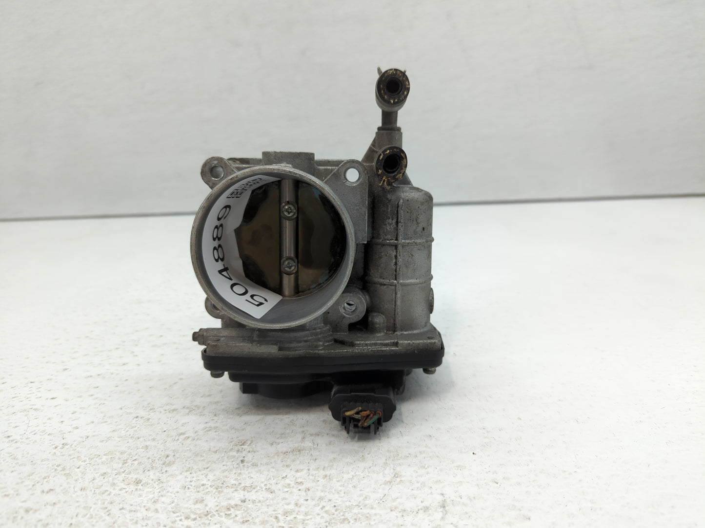 2011-2013 Infiniti M37 Throttle Body P/N:526-029917 Fits OEM Used Auto Parts - Oemusedautoparts1.com