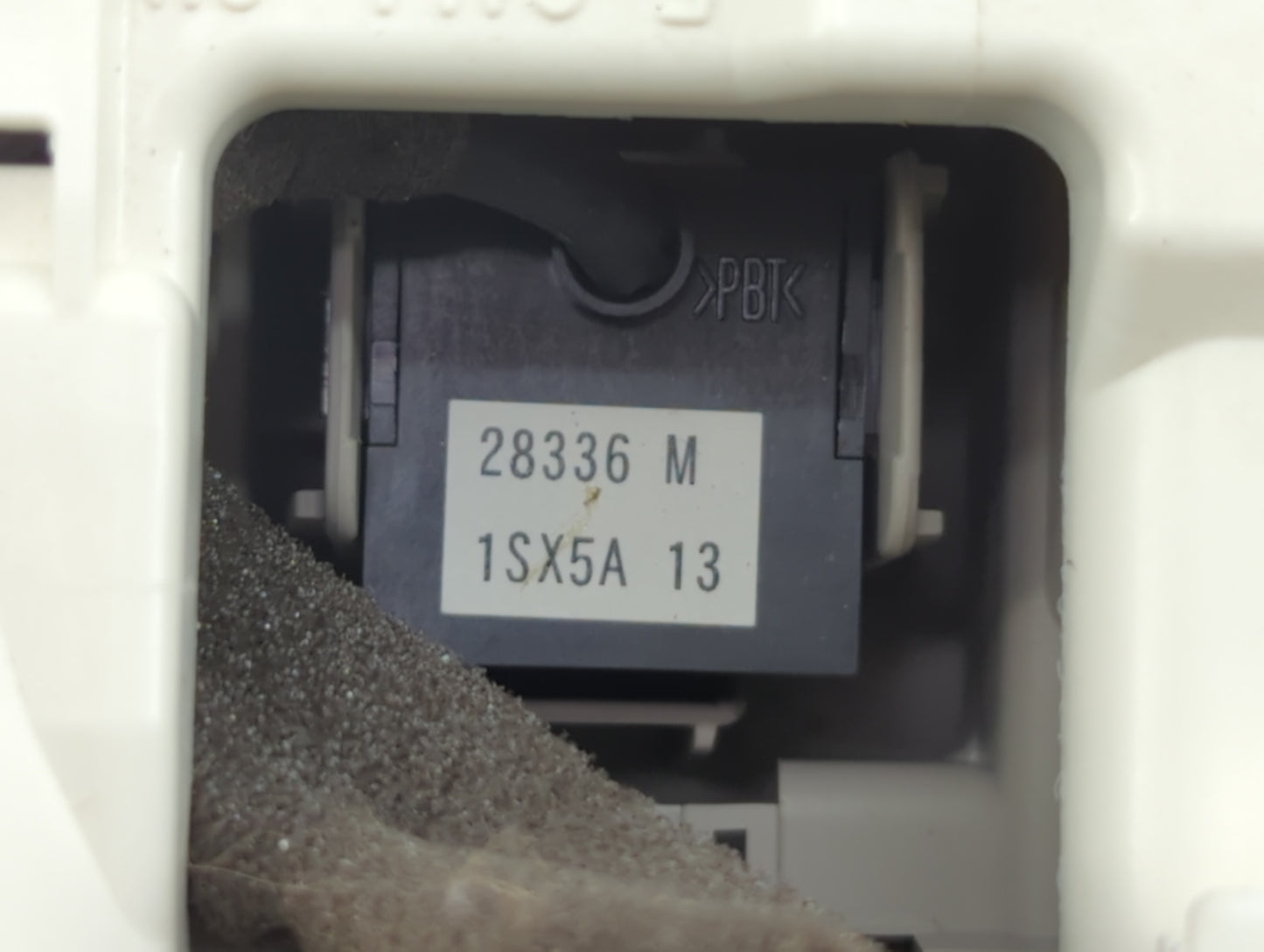 2012 Infiniti M37 Overhead Roof Console - Oemusedautoparts1.com