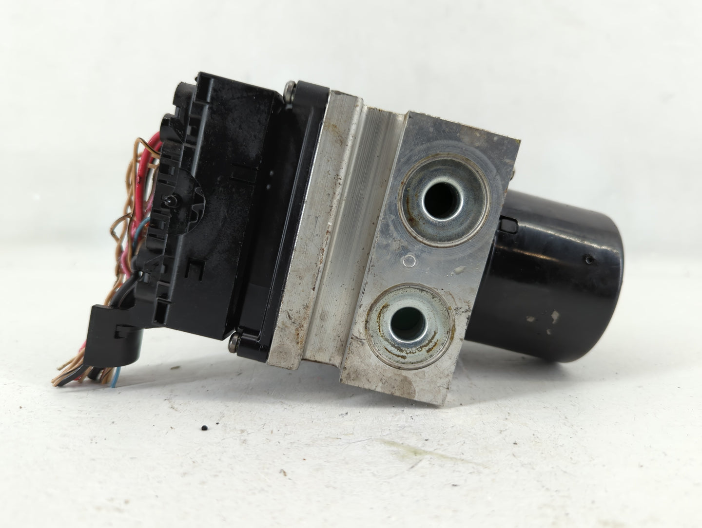 2011-2012 Infiniti M56 ABS Pump Control Module Replacement P/N:25928253 Fits Fits 2011 2012 OEM Used Auto Parts - Oemusedaut